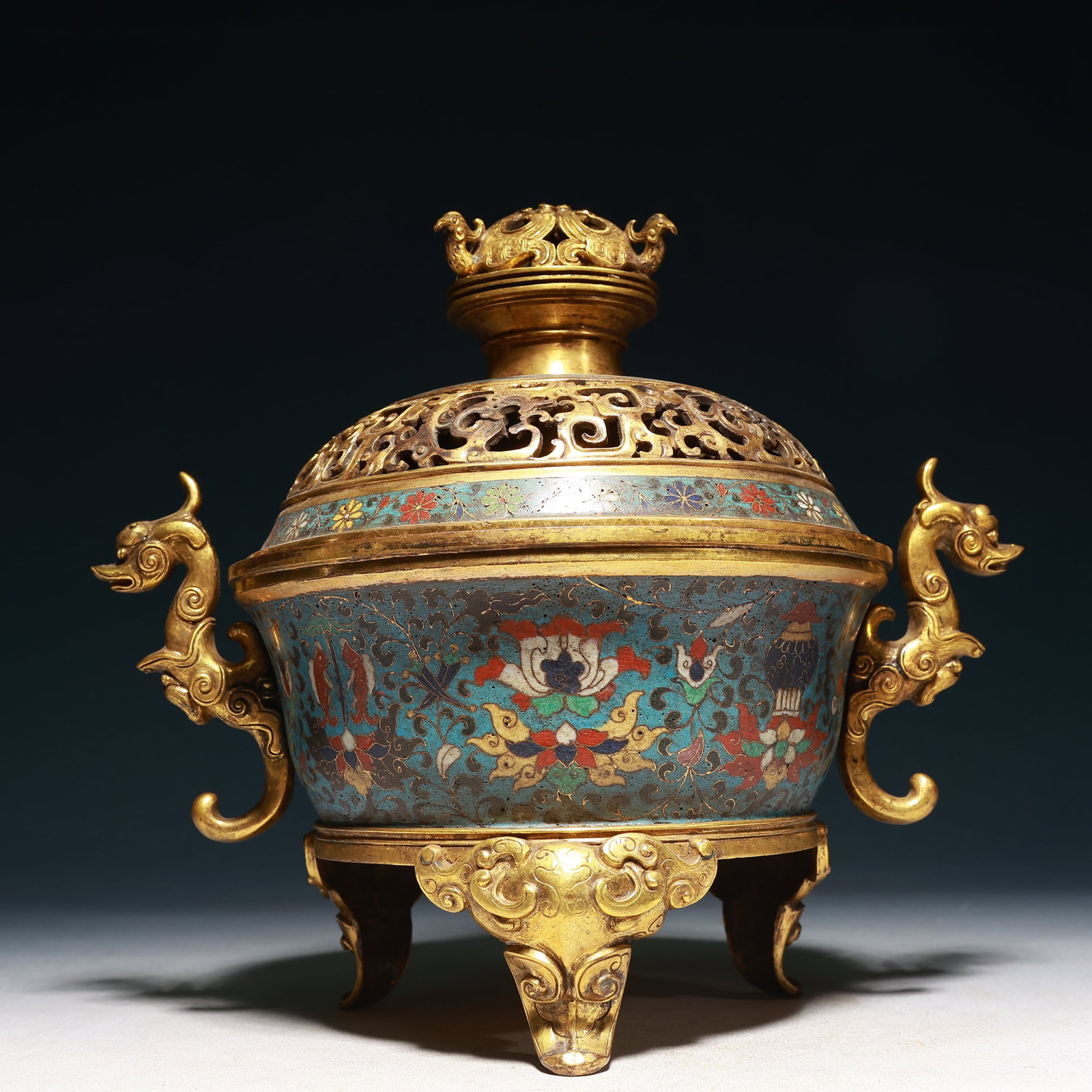 An Exquisite Cloisonne Lotus Pattern Dragon-Ears Tripod Censer: An Exquisite Cloisonne Lotus Pattern Dragon-Ears Tripod Censer,Ming Dynasty,China,Jingtai Six-character Mark,Size:11inx7.7inx9.8in,Weight:2450g 景泰蓝缠枝莲纹