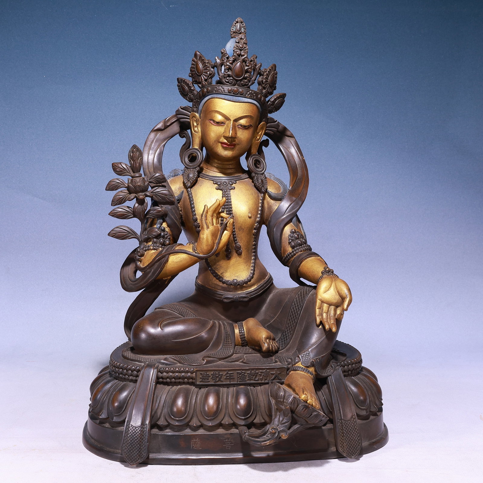 A Solemn Gilt Bronze Statue of Tara: A Solemn Gilt Bronze Statue of Tara,Qing Dynasty,China,Qianlong Mark,Size:17.1inx12.6inx23.6in,Weight:20400g