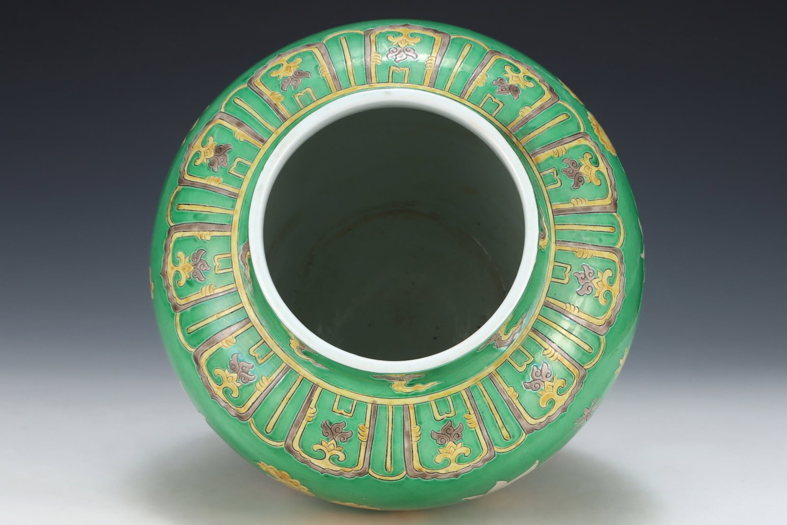 A Rare Biscuit Lotus Pattern Jar - 6