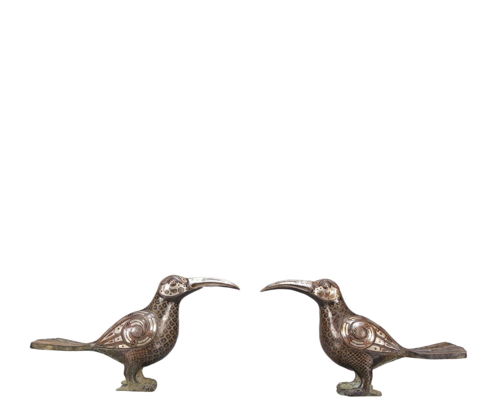 A Exquisite A pair of Gilt Bronze Silver-Inlaid Bronze Bird Ornament: A Exquisite A pair of Gilt Bronze Silver-Inlaid Bronze Bird Ornament Ancient Time, China ,Size:7.9inx2.4inx4.3in Weight:1200g 一对铜鎏金错银鸟