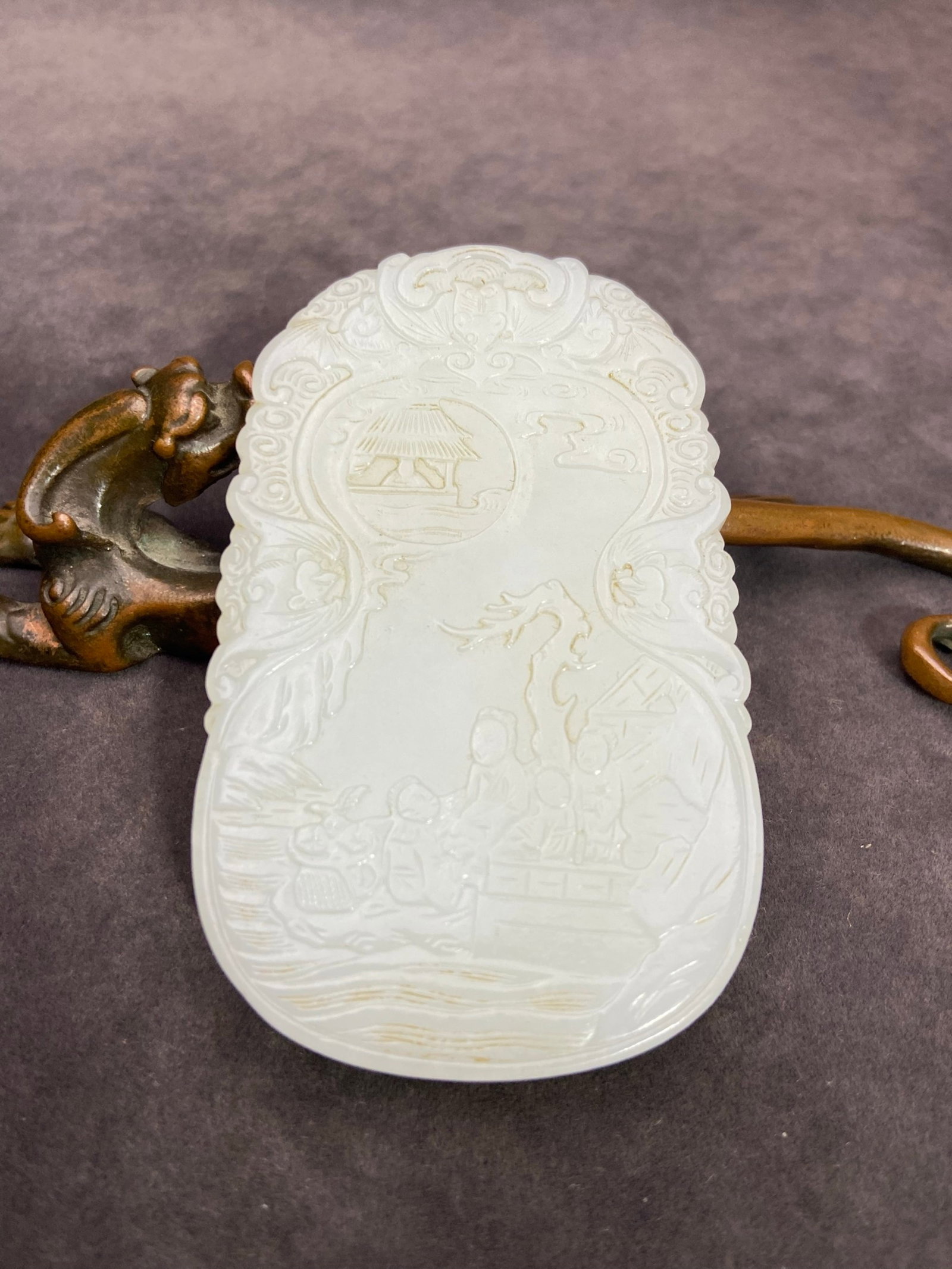 An Exquisite White Jade Bats Figure Pattern Pendant: An Exquisite White Jade Bats Figure Pattern Pendant,Qing Dynasty,China,Size:86.2mmx52.5mmx9.2mm,Weight:100g 白玉蝙蝠人物纹挂件,中国