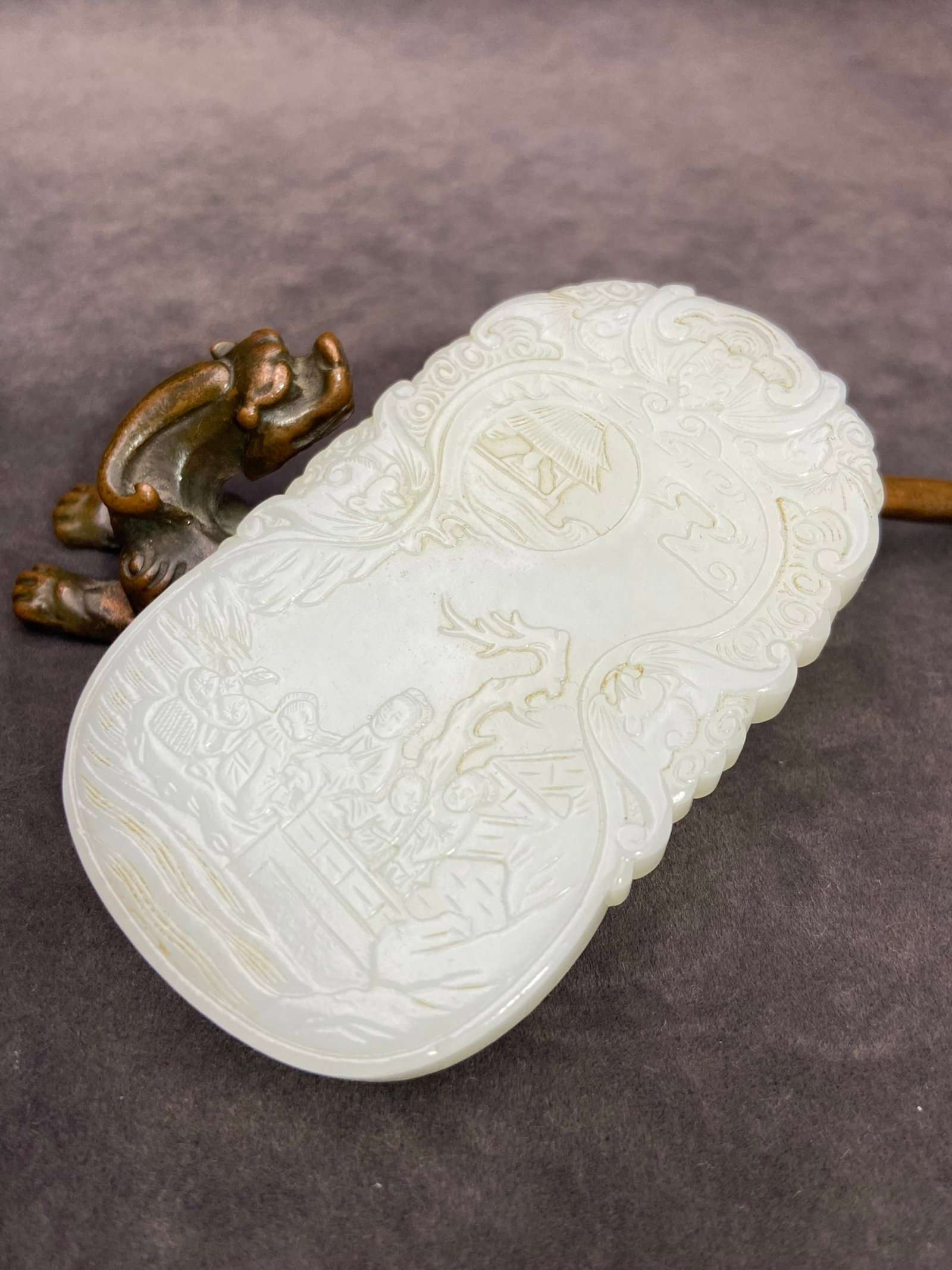 An Exquisite White Jade Bats Figure Pattern Pendant - 3