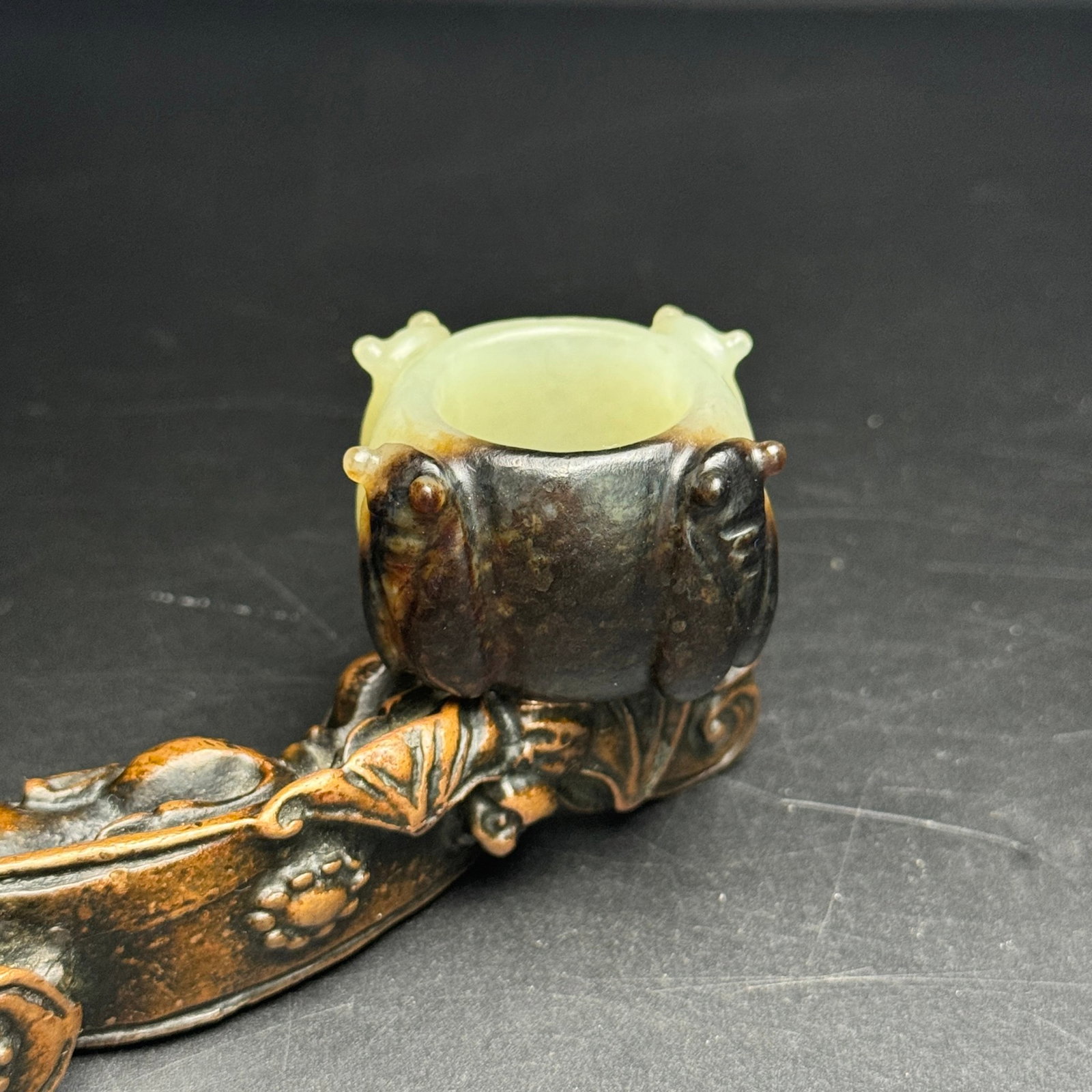 An Exquisite White Jade Cicada Pattern Thumb Ring - 2