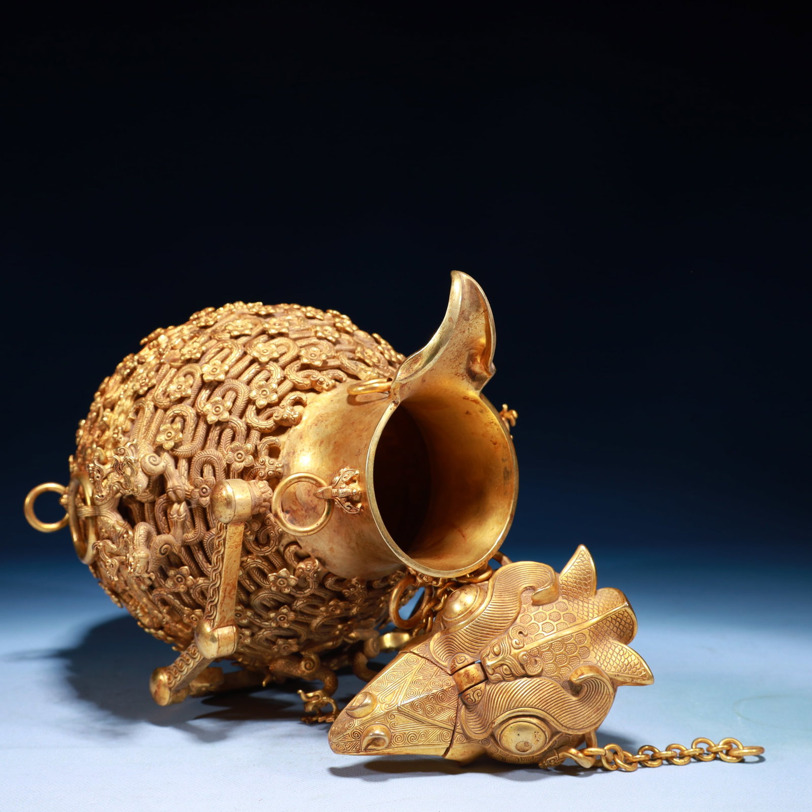 An Exquisite Gilt Bronze Dragon Pattern Ewer - 8