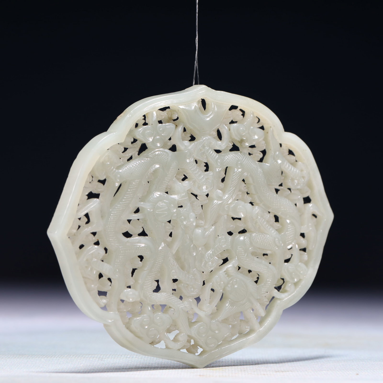 An Exquisite White Jade Dragon Pattern Pendant - 3