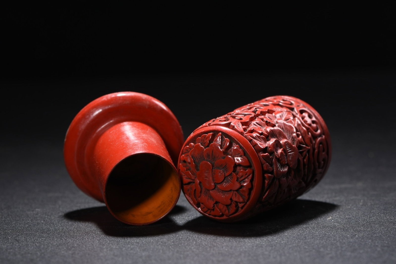 An Exquisite Carved Red Lacquer Flower Pattern Box - 7