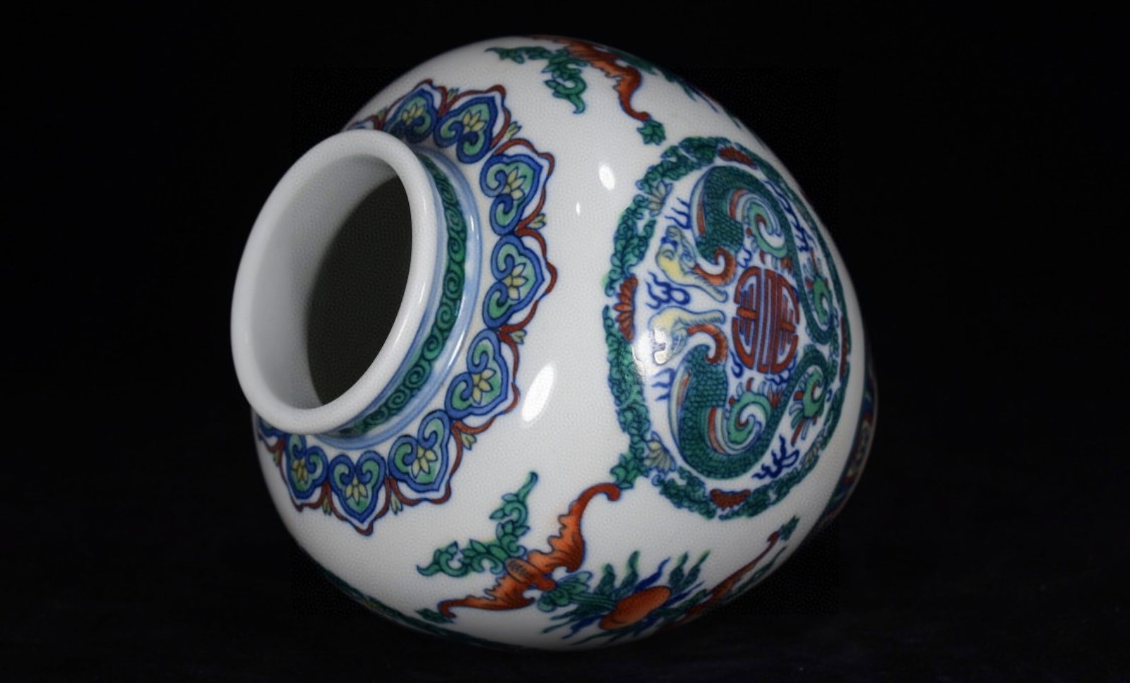 An Exquisite Doucai Auspicious Cloud and Phoenix Pattern Jar - 4