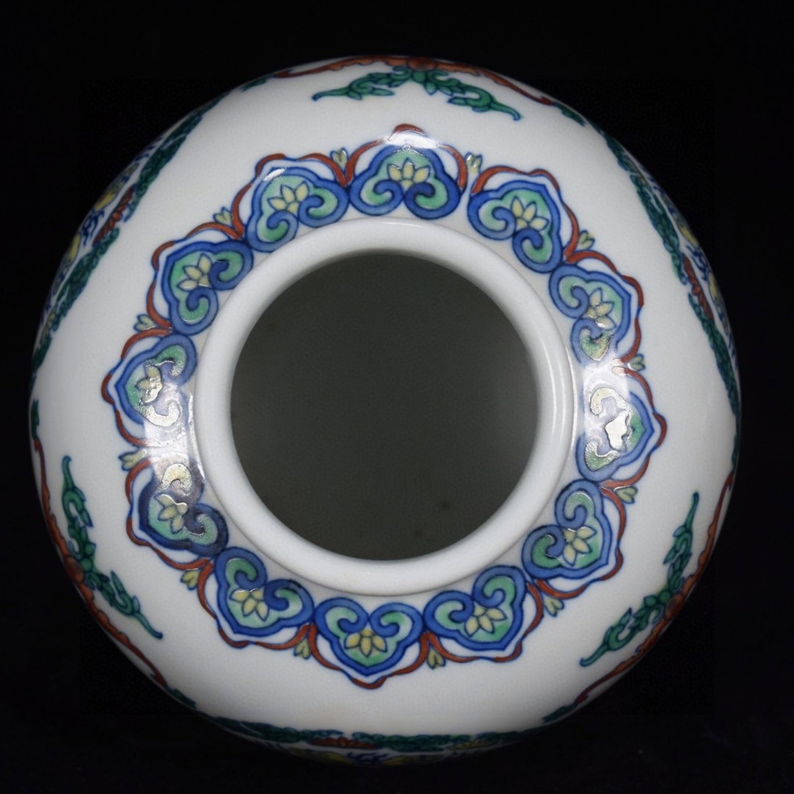 An Exquisite Doucai Auspicious Cloud and Phoenix Pattern Jar - 6
