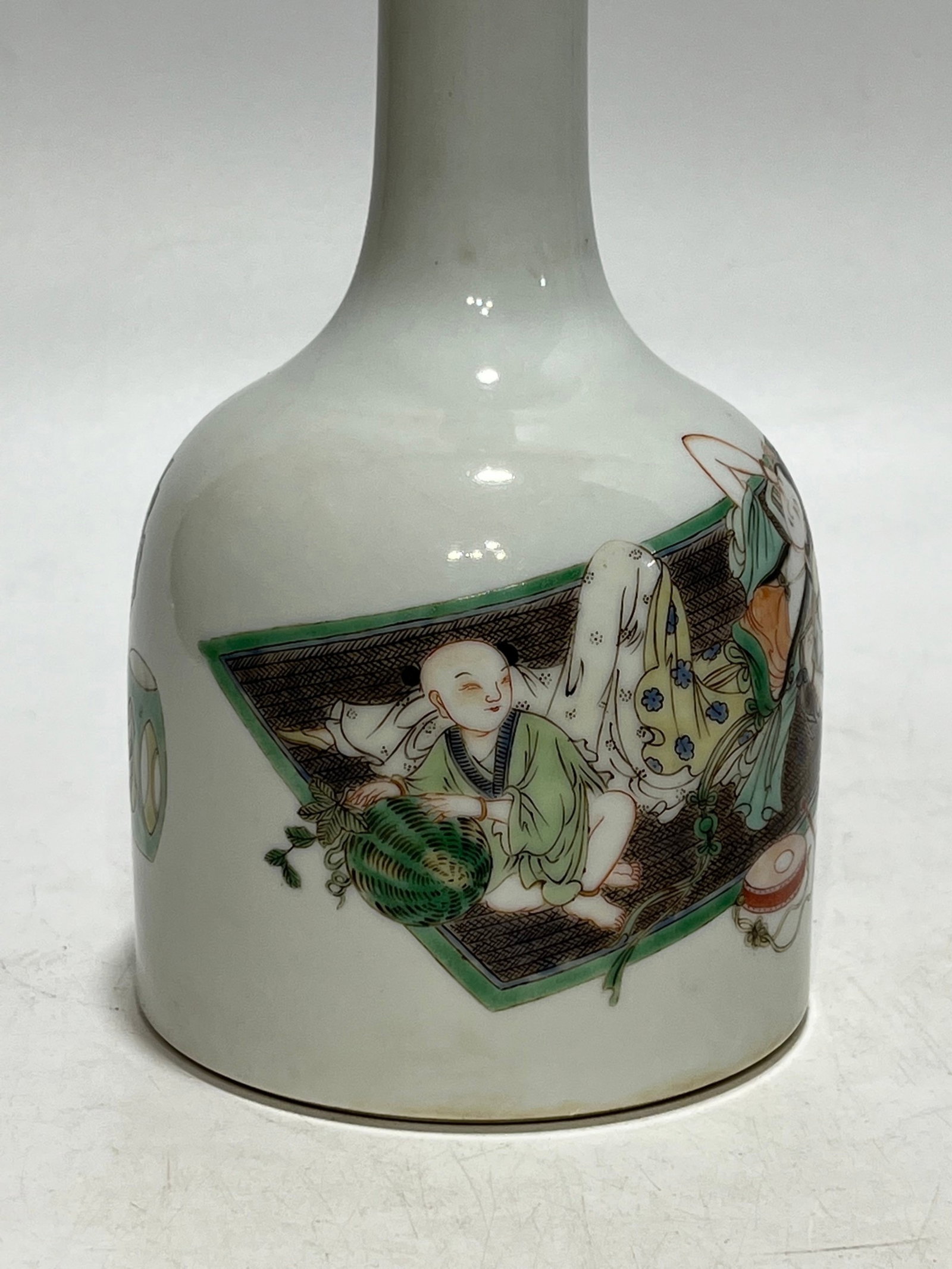 An Exquisite Wucai Figure Pattern Vase - 6