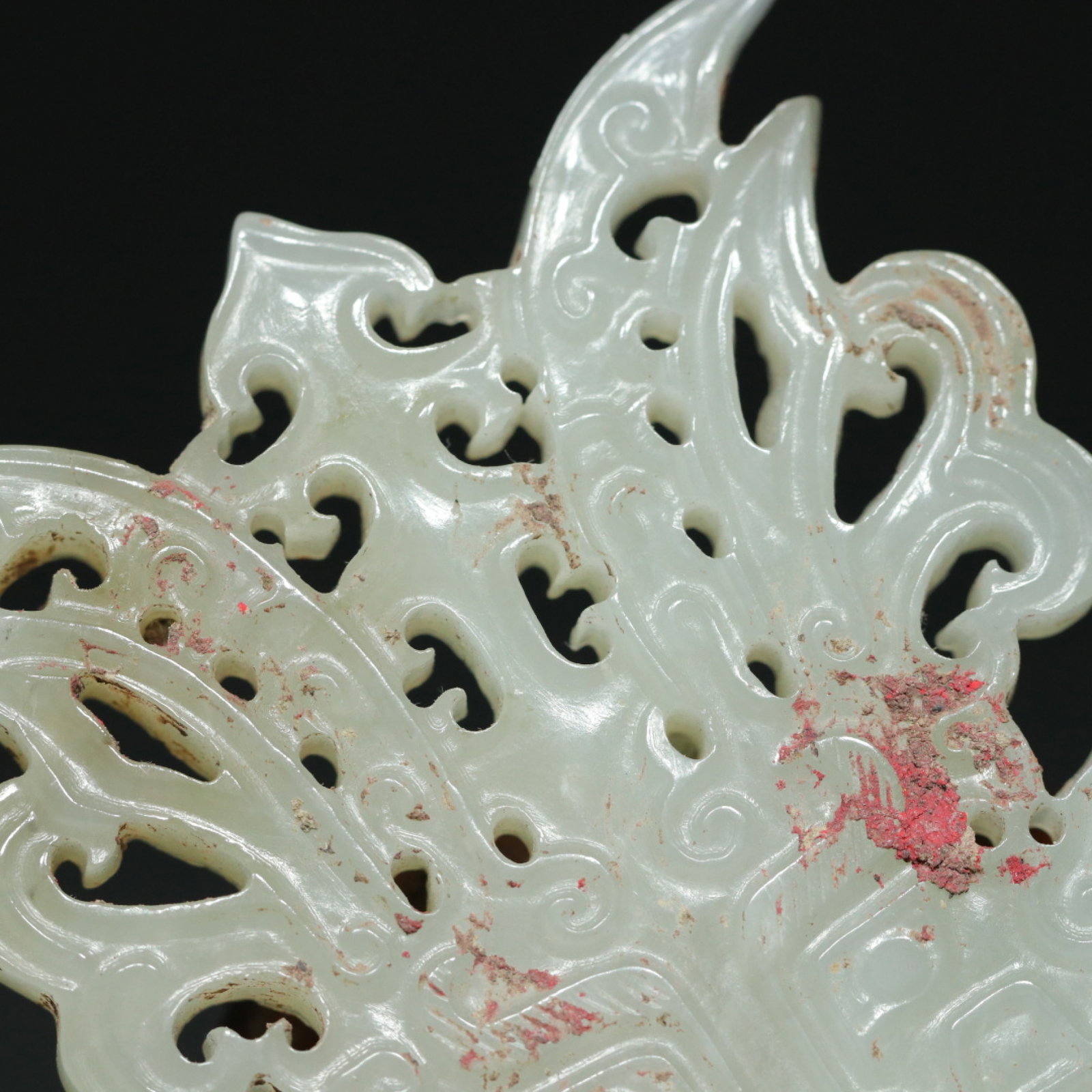 An Exquisite White Jade Beast-Face Pattern Pendant - 5