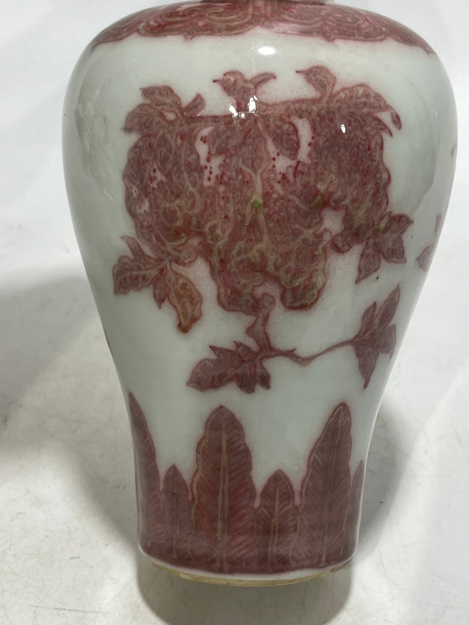 An Exquisite Underglaze-Red Fruit Pattern Vase - 3
