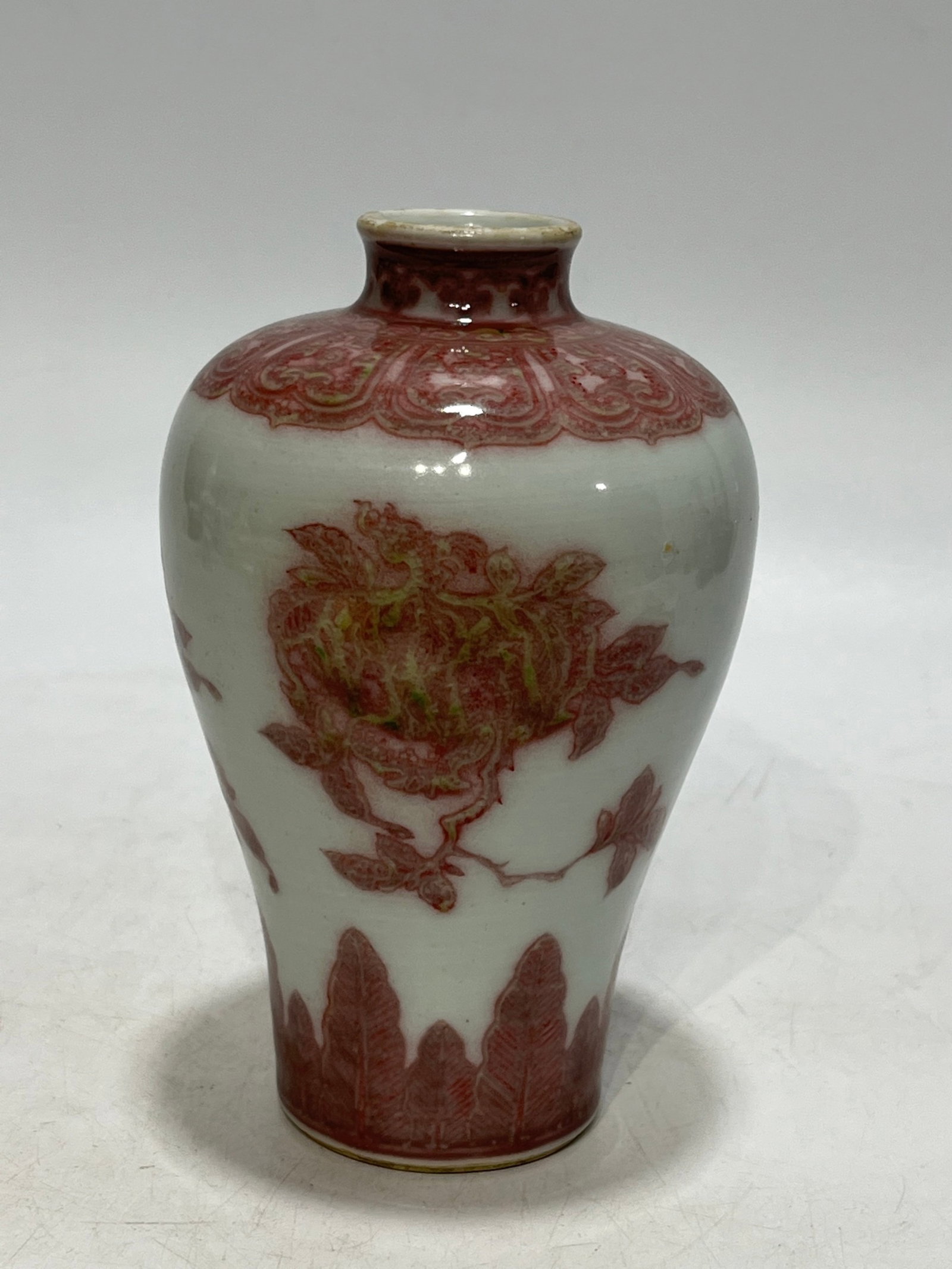 An Exquisite Underglaze-Red Fruit Pattern Vase - 6