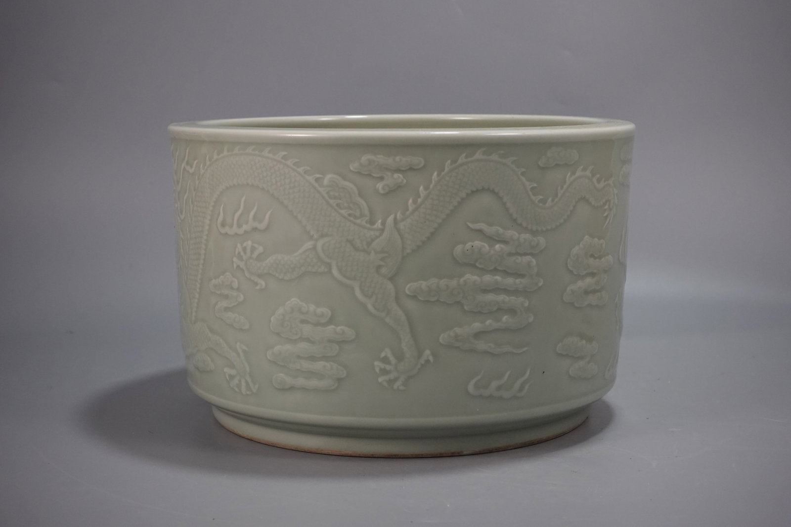 A Rare Celadon Glazed Auspicious Cloud and Dragon Pattern Basin - 2