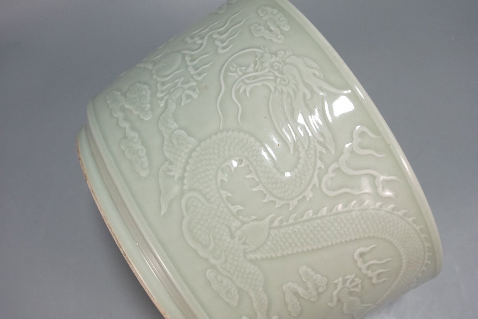 A Rare Celadon Glazed Auspicious Cloud and Dragon Pattern Basin - 7