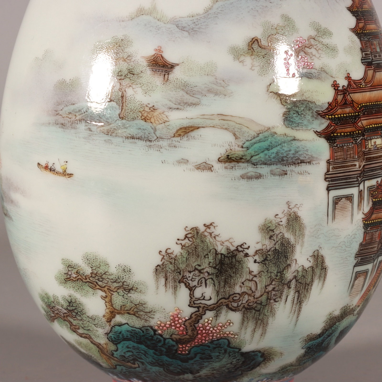 An Exquisite Enamel Landscape Pattern Vase - 7