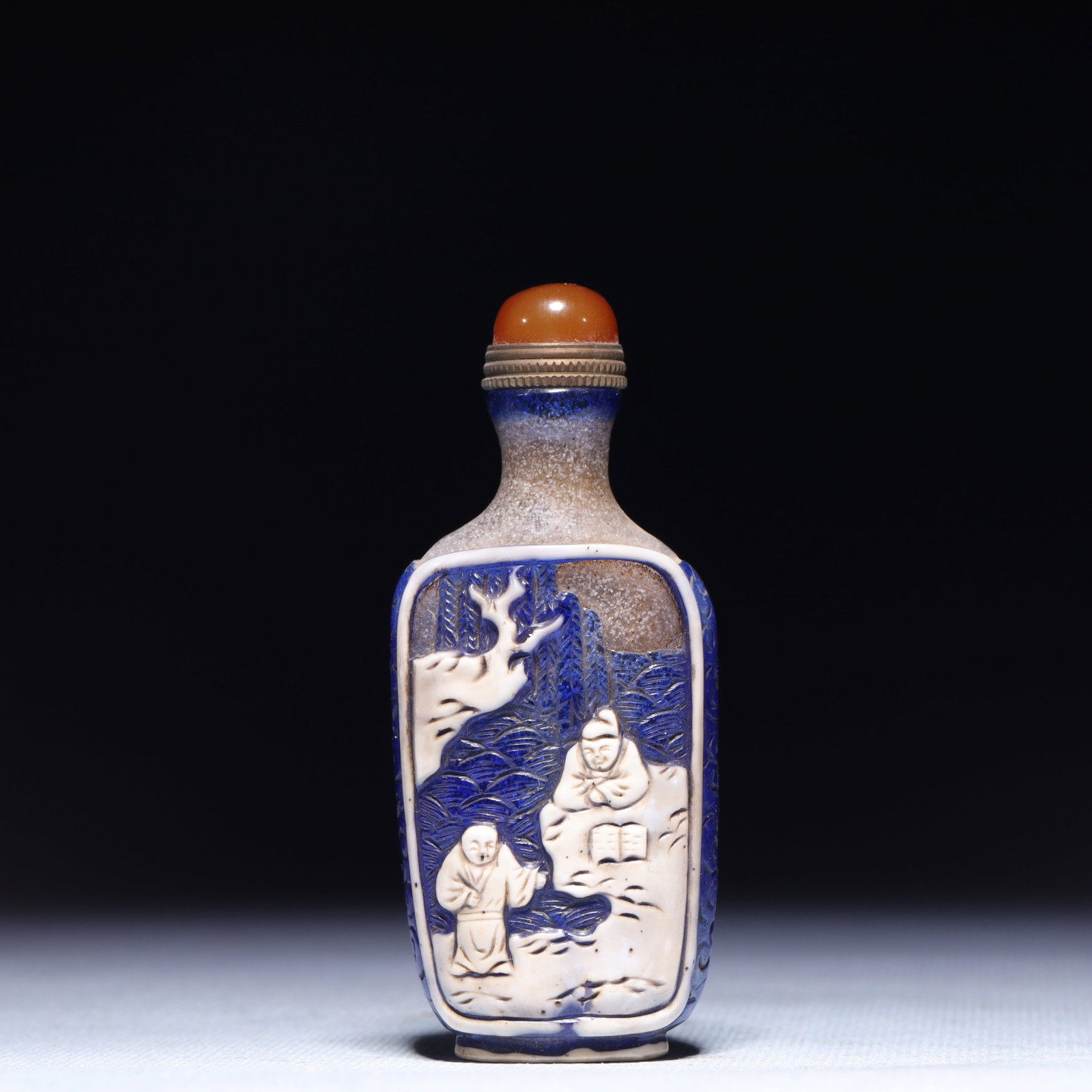 An Exquisite Glass Figure Pattern Snuff Bottle: An Exquisite Glass Figure Pattern Snuff Bottle,Qing Dynasty,China,Size:1.2inx0.8inx3.2in,Weight:57.5g 琉璃人物纹鼻烟壶,中国清代