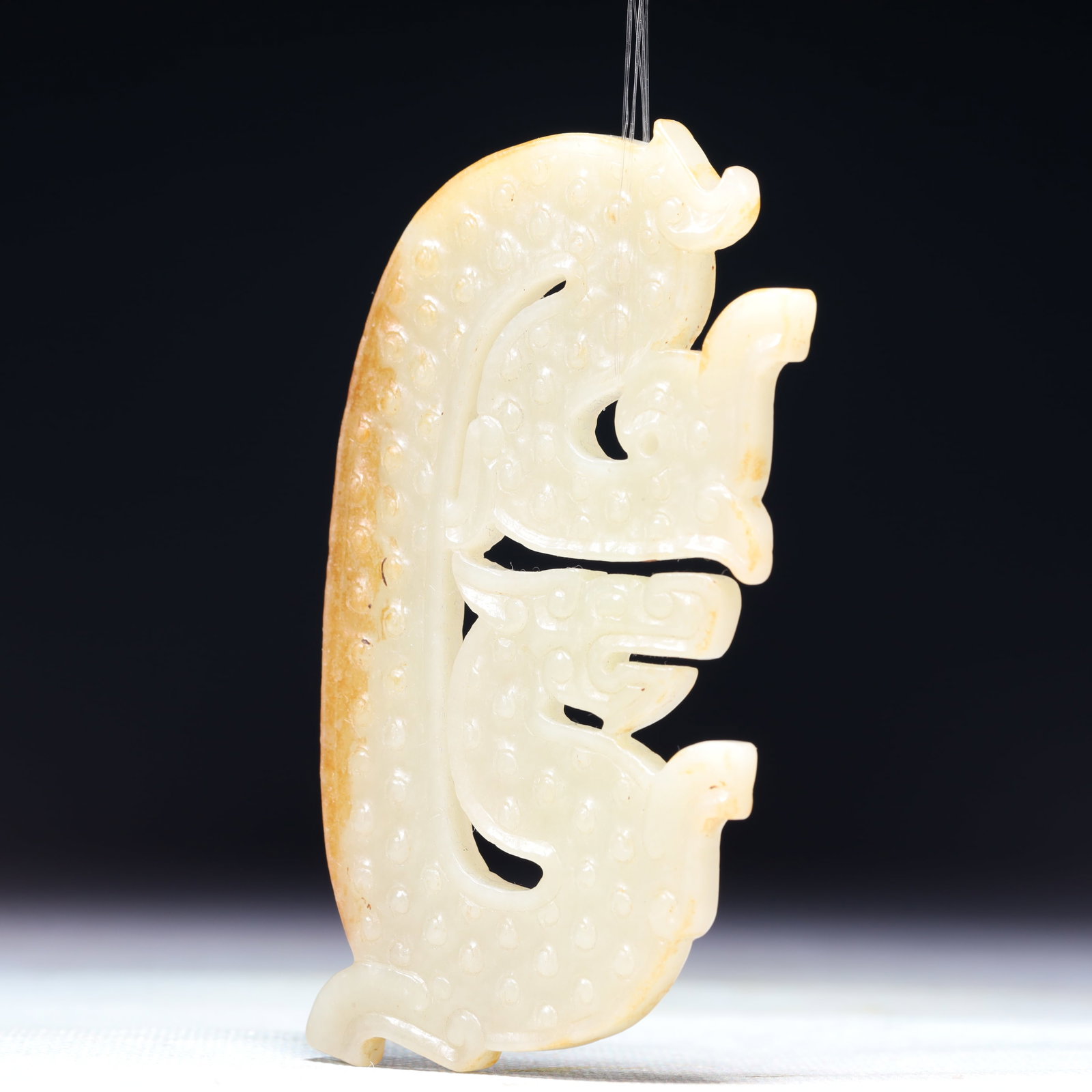 An Exquisite White Jade Dragon Pattern Pendant - 2