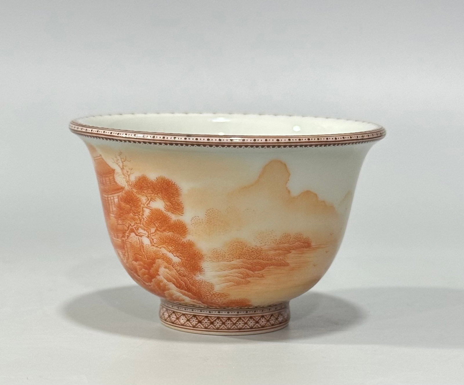 An Exquisite Iron-Red Landscape Pattern Cup - 4