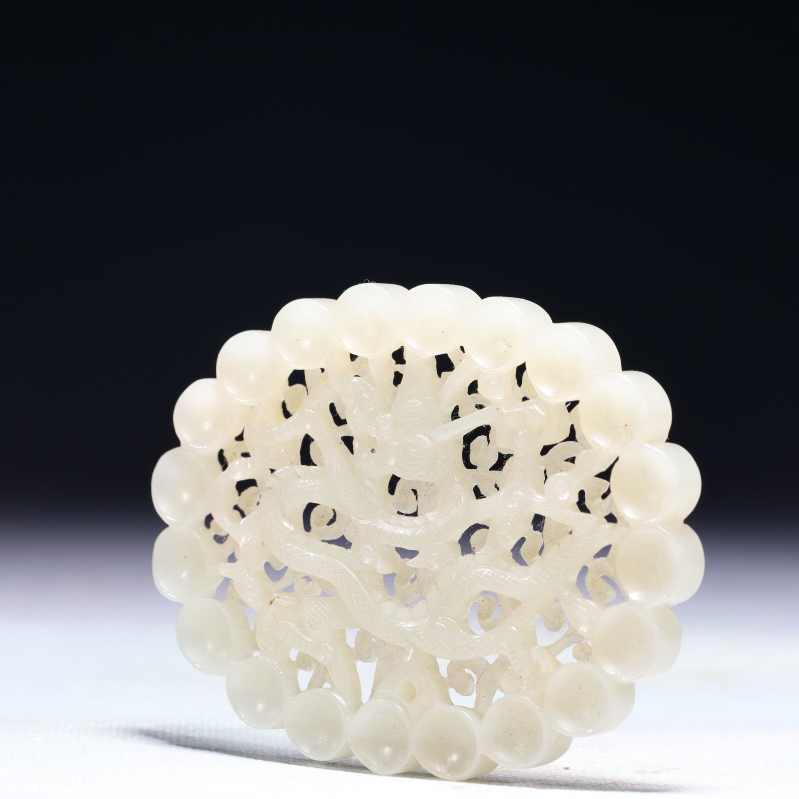 An Exquisite White Jade Dragon Pattern Pendant - 2