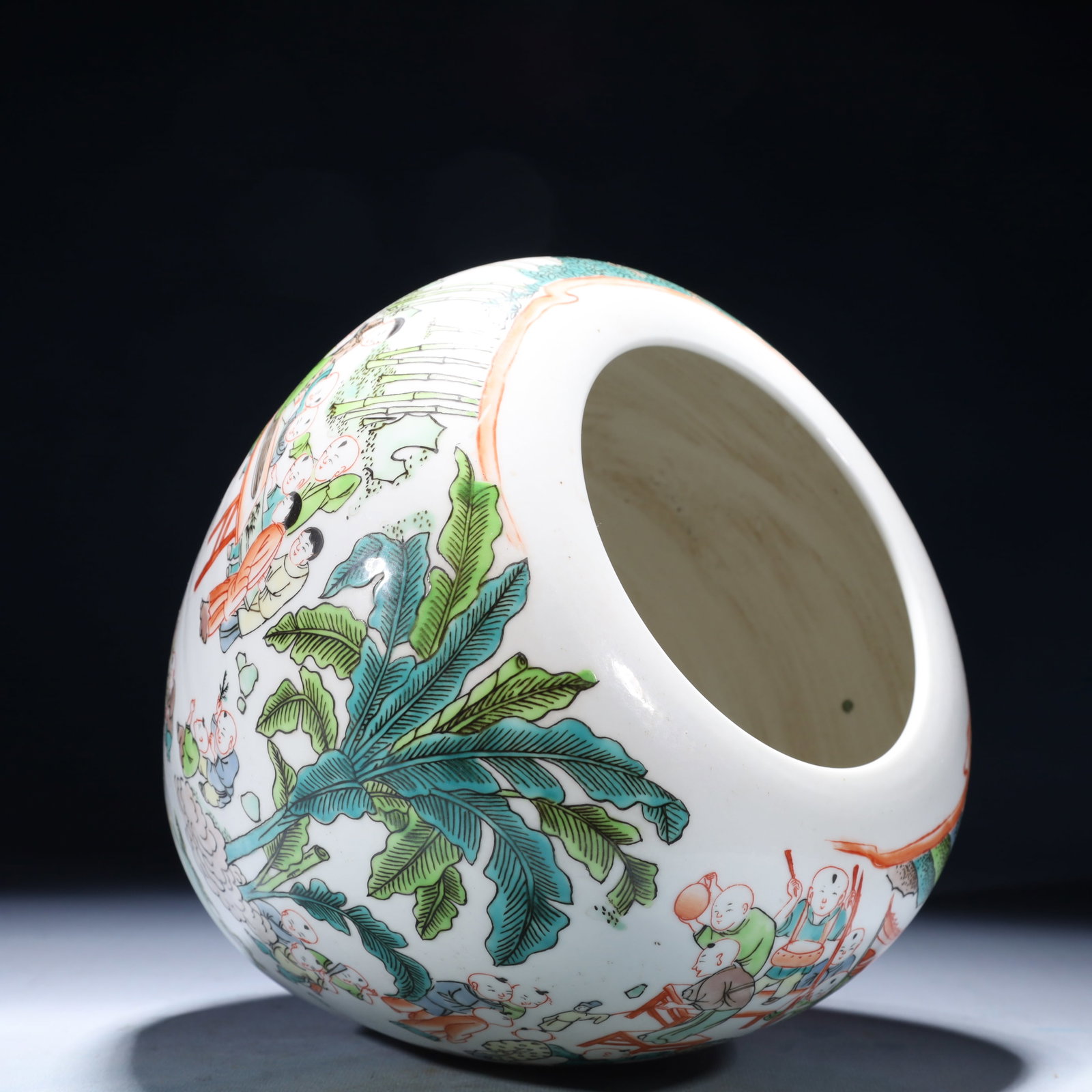 An Exquisite Wucai Character and Story Pattern Jar - 10