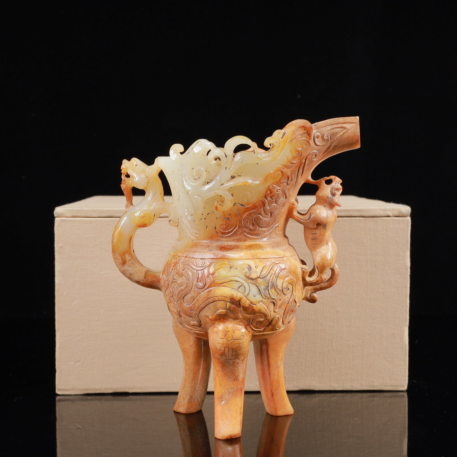 An Exquisite White Jade Dragon Pattern Dragon-Ears and Tripod Cup (1 of 15)