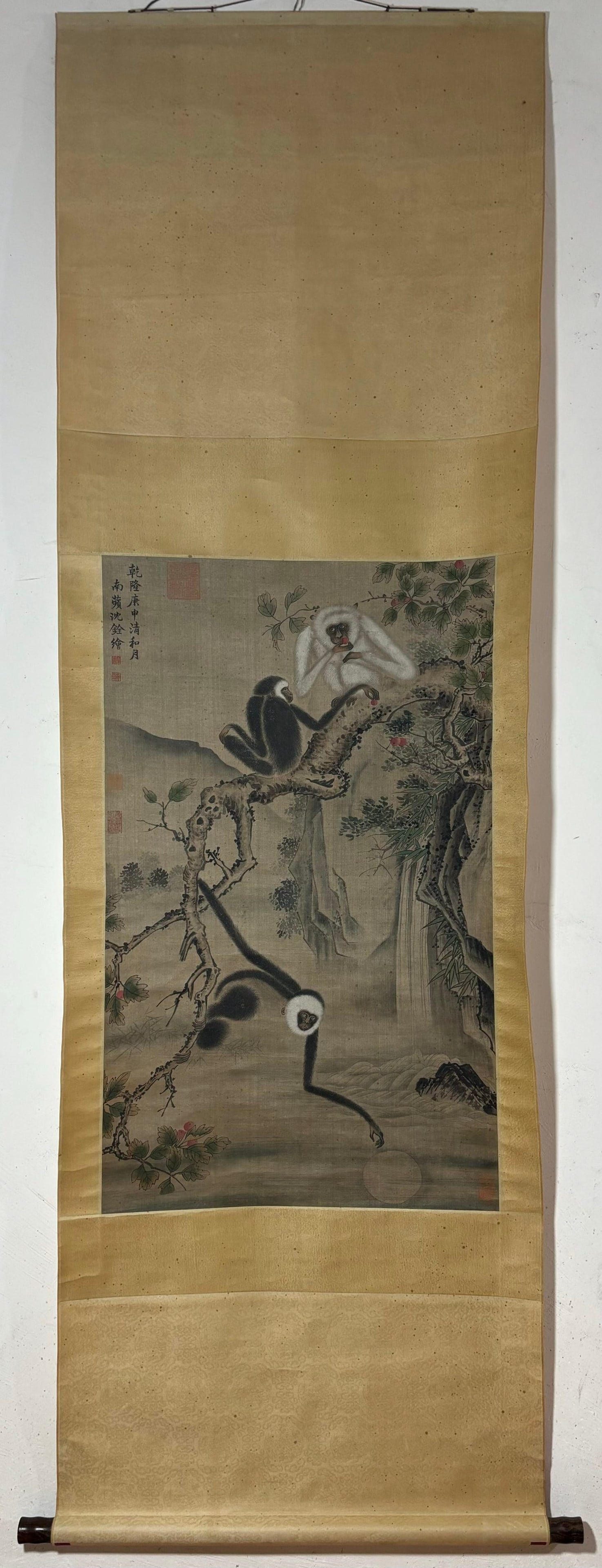 A Chinese Vertical Scroll Ink Painting of Monkey on Silk,Shen Quan: A Chinese Vertical Scroll Ink Painting of Monkey on Silk,Shen Quan,Size:(Without frame)35.4inx21.7in 一幅中国水墨绢本猴图立轴,&#