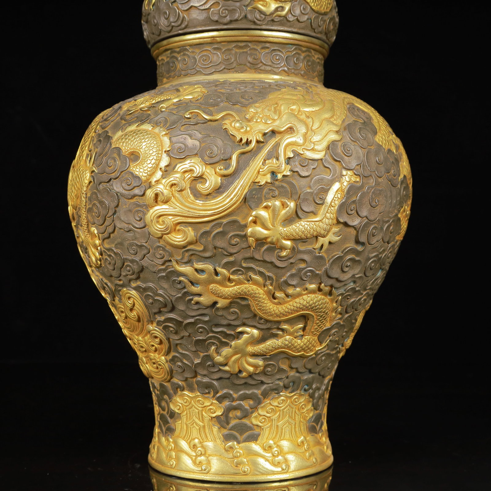 An Exquisite Gilt Silver Dragon Pattern Cover Jar - 12