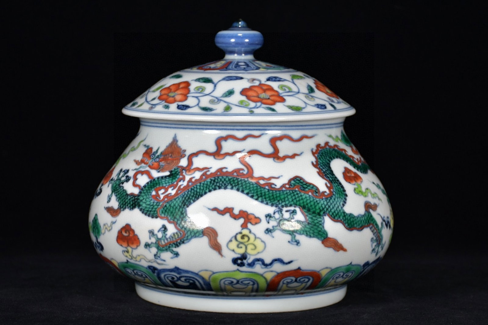 An Exquisite Doucai Auspicious Cloud and Dragon Pattern Jar with Cover (1 of 8)