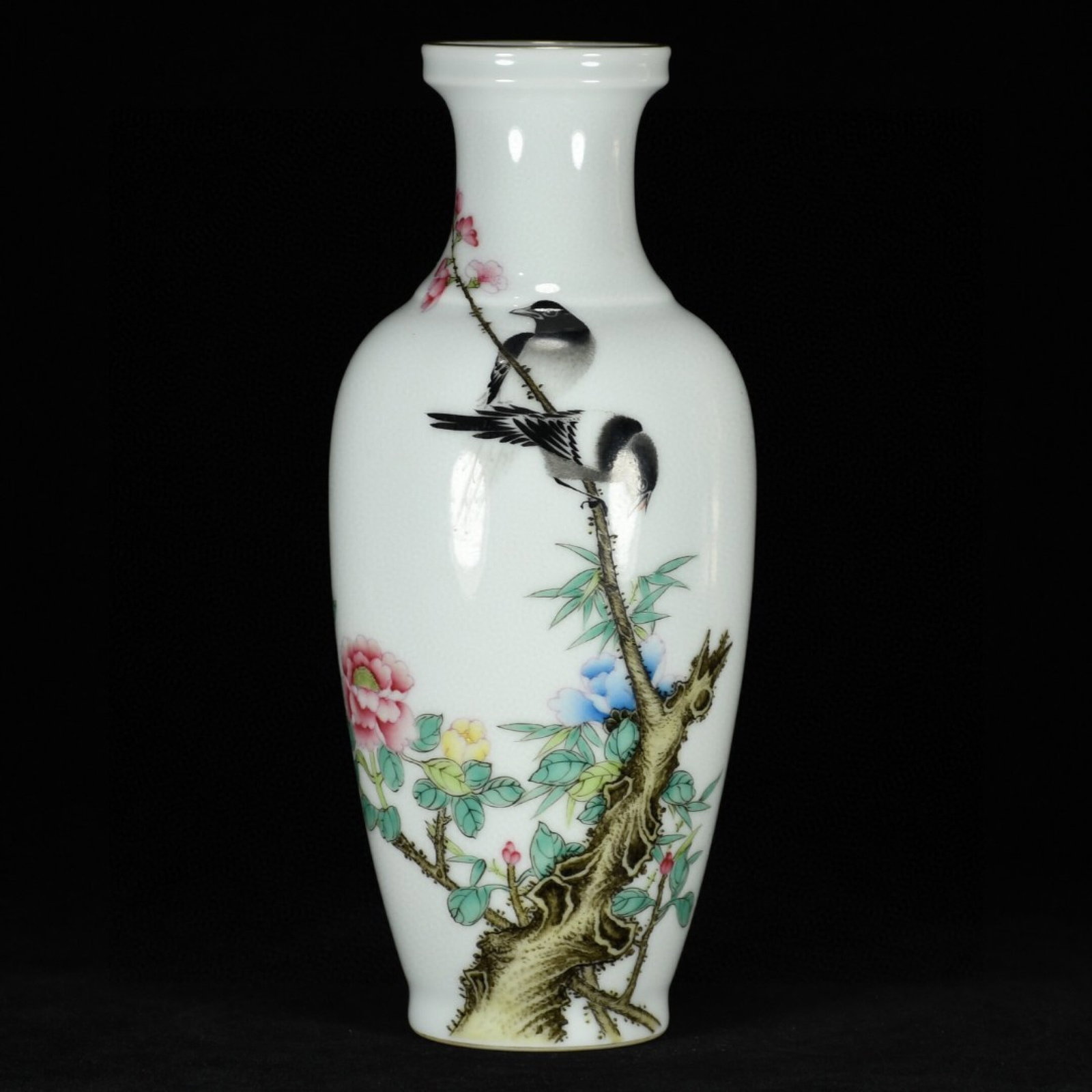 An Exquisite Enamel Flower and Bird Pattern Vase,with poem: An Exquisite Enamel Flower and Bird Pattern Vase,with poem,Qing Dynasty,China,Qianlong Six-character Mark,Size:9.8inx4.3in 珐琅彩花鸟纹瓶,带诗