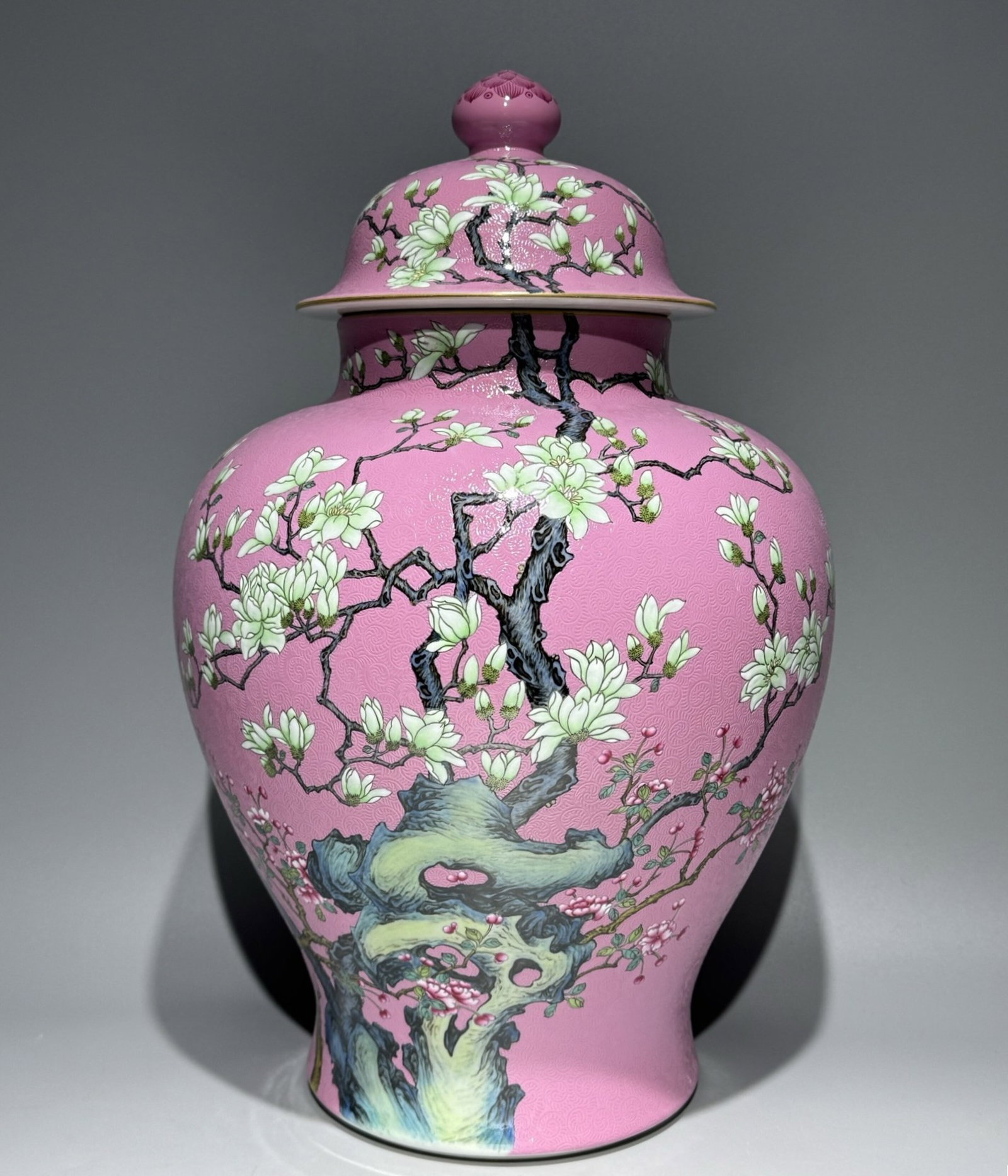 A Rare Enamel Pink Ground Painted Gold Flower Pattern Cover Jar: A Rare Enamel Pink Ground Painted Gold Flower Pattern Cover Jar,Qing Dynasty,China,Qianlong Six-character Mark,Size:15.6inx10in 珐琅彩粉地描金花卉