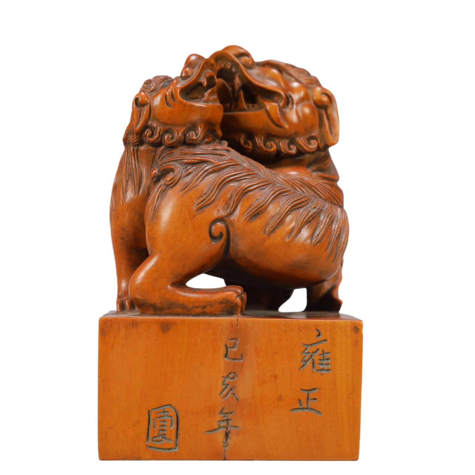 An Exquisite Boxwood Lion Seal: An Exquisite Boxwood Lion Seal,Qing Dynasty,China,Yongzheng Mark,Size:2.8inx2.8inx4.8in,Weight:350g 黄杨木狮子印章,中国清代,雍&#