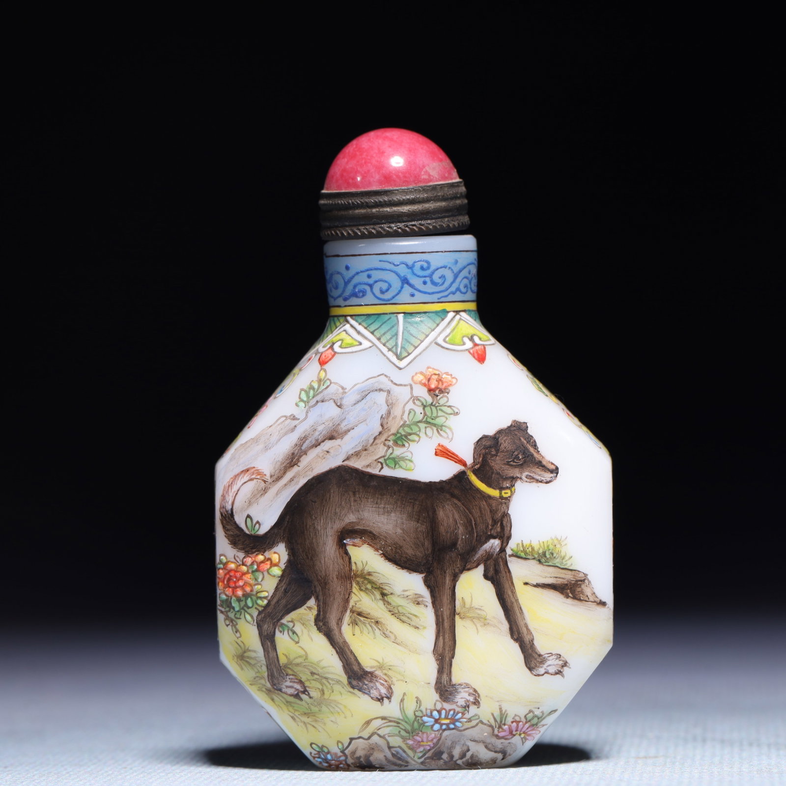 An Exquisite Glass Dog Pattern Snuff Bottle: An Exquisite Glass Dog Pattern Snuff Bottle,Qing Dynasty,China,Qianlong Four-character Mark,Size:1.8inx0.8inx3in,Weight:93.8g 琉璃犬纹鼻烟壶,中国&