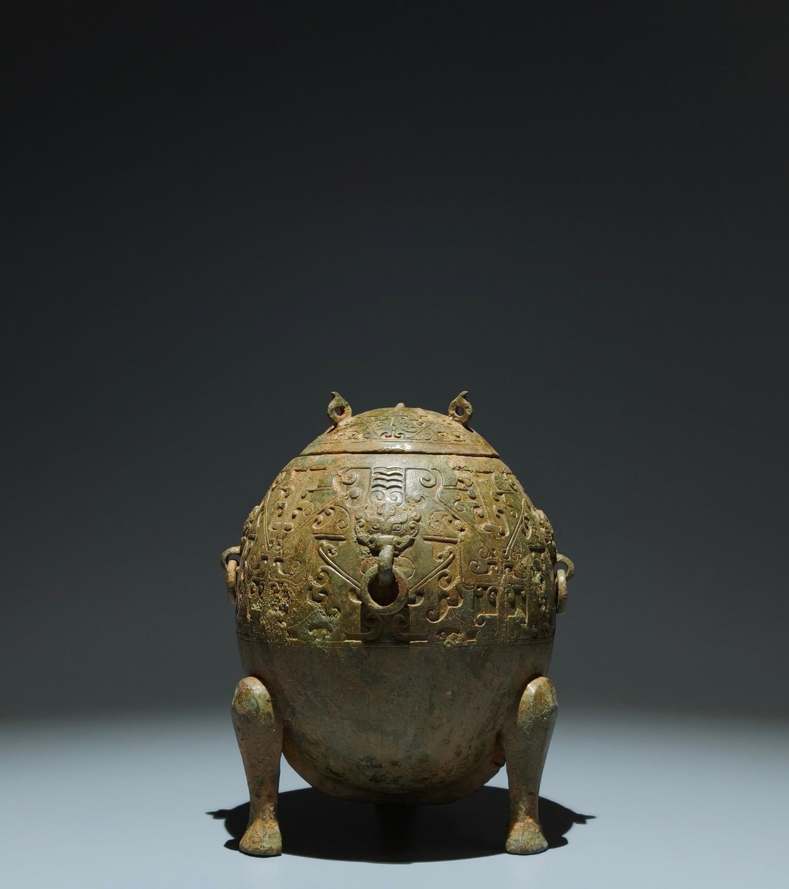 An Archaic Bronze Geometry Pattern Beast-Ears Tripod Food Vessel (1 of 9)