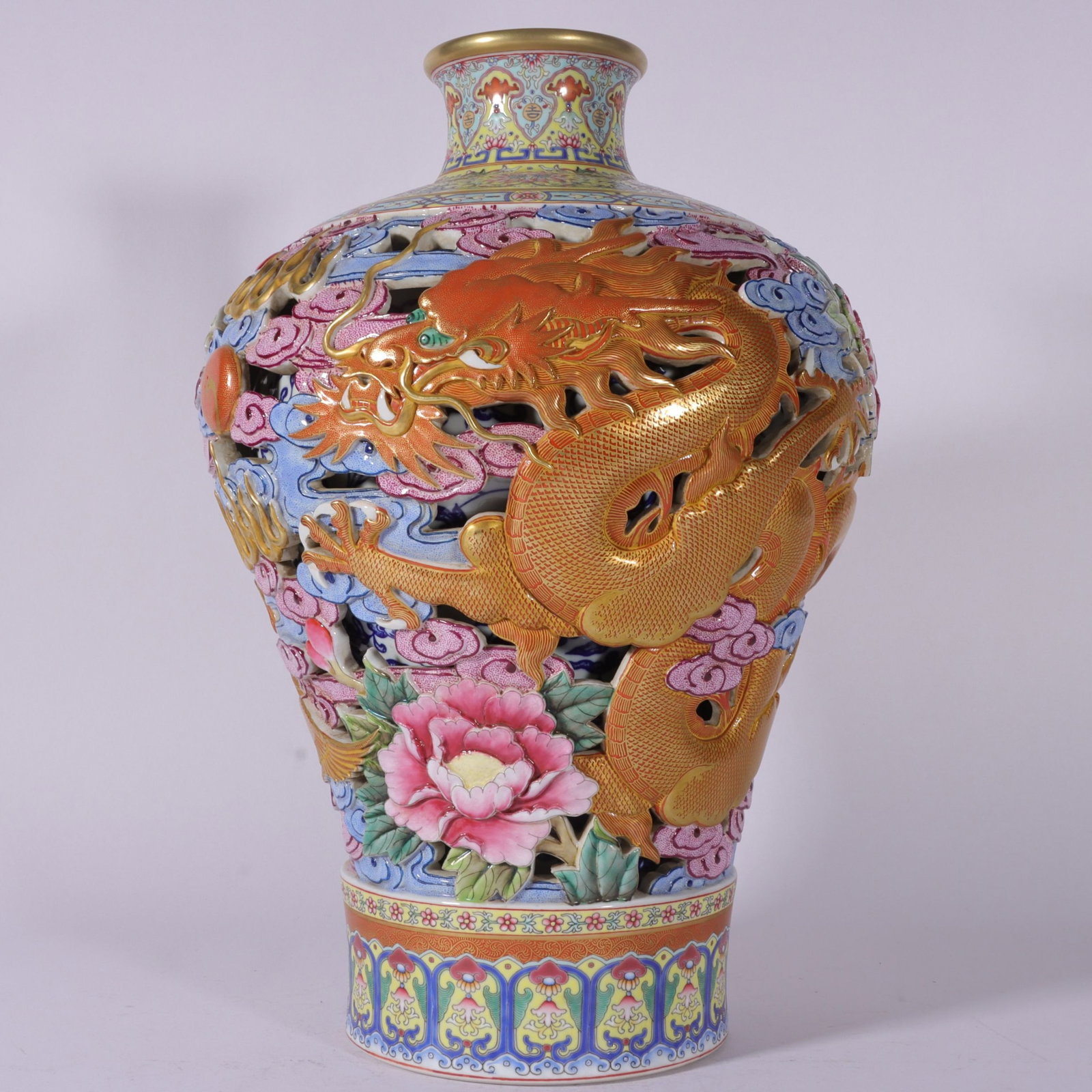 A Rare Enamel Painted Gold Auspicious Cloud,Dragon and Phoenix Pattern Vase: A Rare Enamel Painted Gold Auspicious Cloud,Dragon and Phoenix Pattern Vase,Qing Dynasty, China,Qianlong Four-character Mark,Size:15inx3.3inx9.3inx5.7in 珐琅彩描金祥