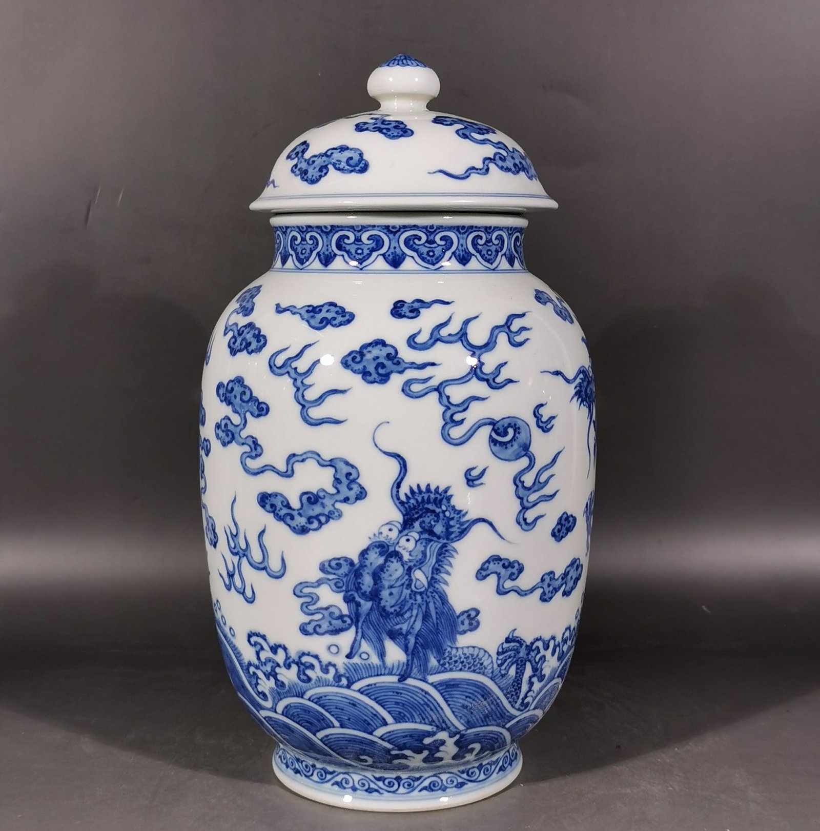A Rare Blue and White Seawater,Auspicious Cloud and Dragon Pattern Tea Caddy (1 of 5)