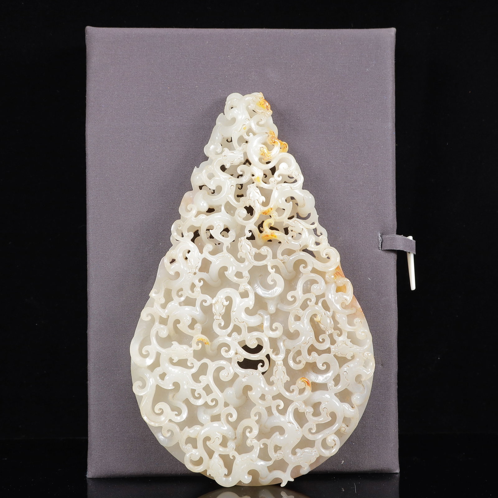An Exquisite White Jade Chi-Dragon Pattern Ornament: An Exquisite White Jade Chi-Dragon Pattern Ornament,Qing Dynasty,China,Size:7.1inx0.8inx11in,Weight:878g 白玉螭龙纹摆件,中国清代