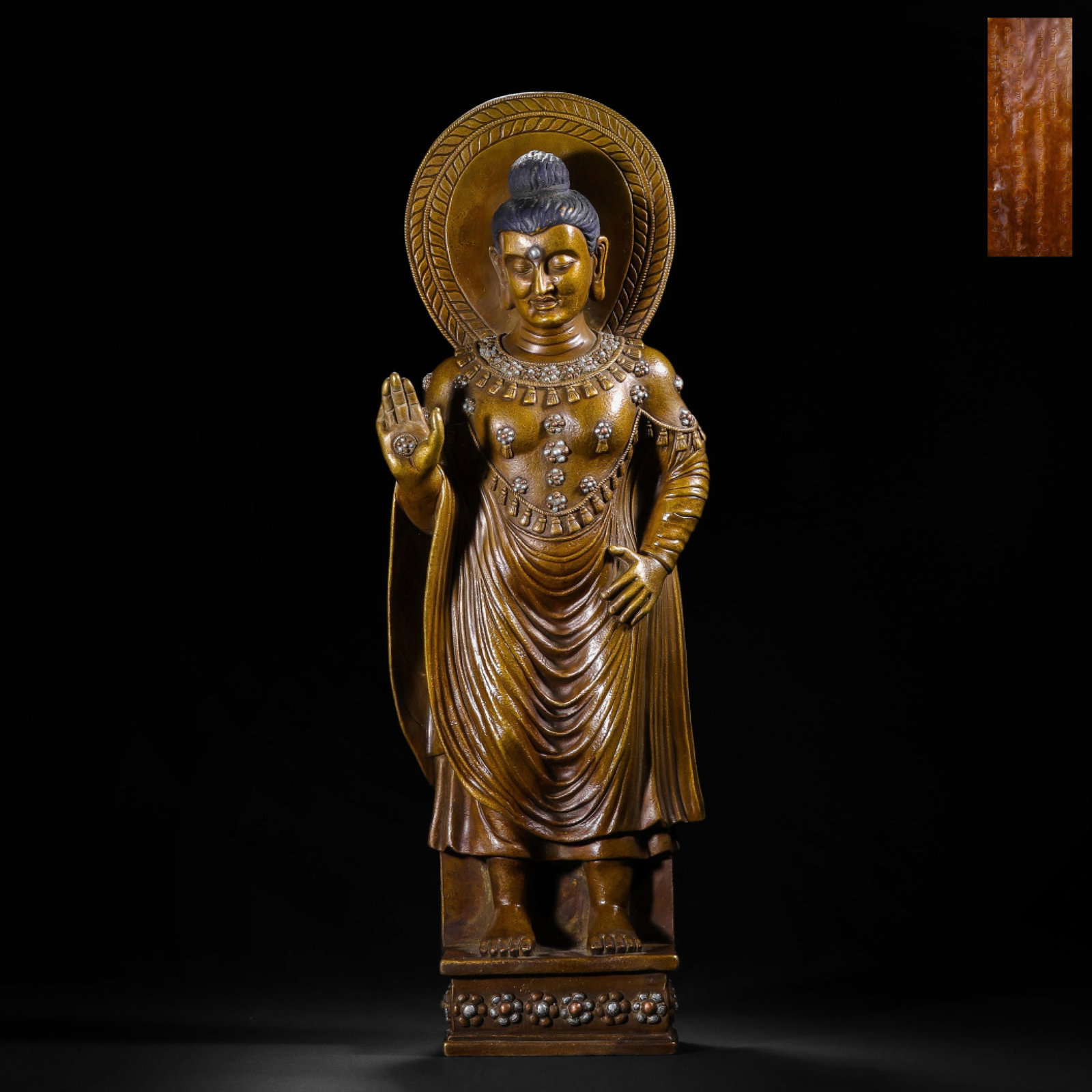 A Solemn Gilt Bronze Statue of Sakyamuni,With Inscription: A Solemn Gilt Bronze Statue of Sakyamuni,With Inscription,Qing Dynasty,China,Size:6.3inx2.8inx18.1in,Weight:4750g 铜鎏金释迦摩尼像,带铭ă