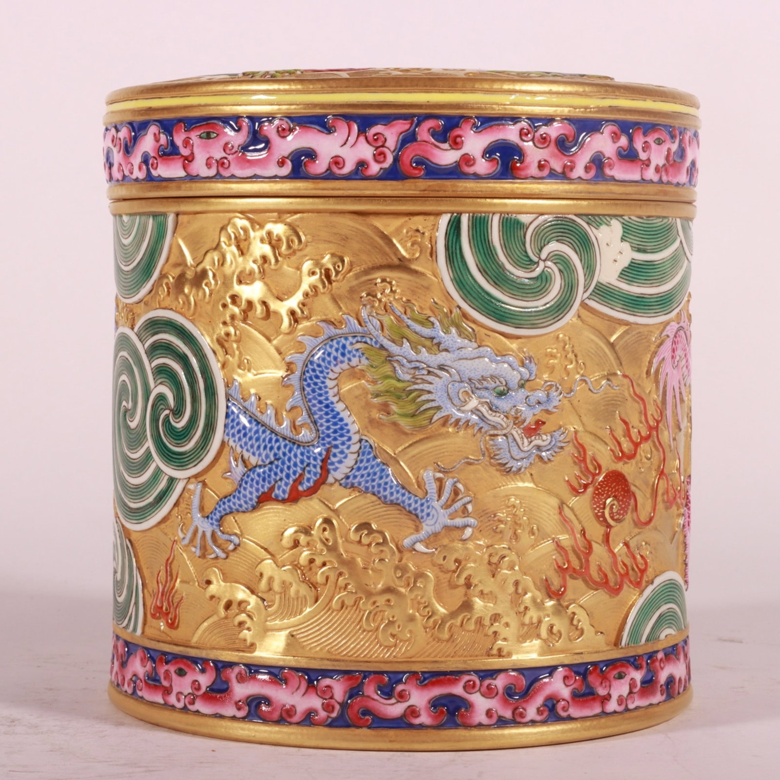 An Exquisite Enamel Gold Ground Seawater Dragon Pattern Tea Caddy: An Exquisite Enamel Gold Ground Seawater Dragon Pattern Tea Caddy,Qing Dynasty, China,Qianlong Six-character Mark,Size:5.3inx5.3in 珐琅彩金地海水龙ń