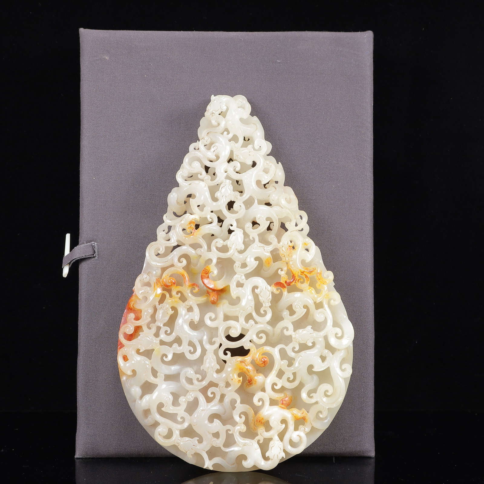 An Exquisite White Jade Chi-Dragon Pattern Ornament: An Exquisite White Jade Chi-Dragon Pattern Ornament,Qing Dynasty,China,Size:7.1inx0.8inx11in,Weight:914g 白玉螭龙纹摆件,中国清代