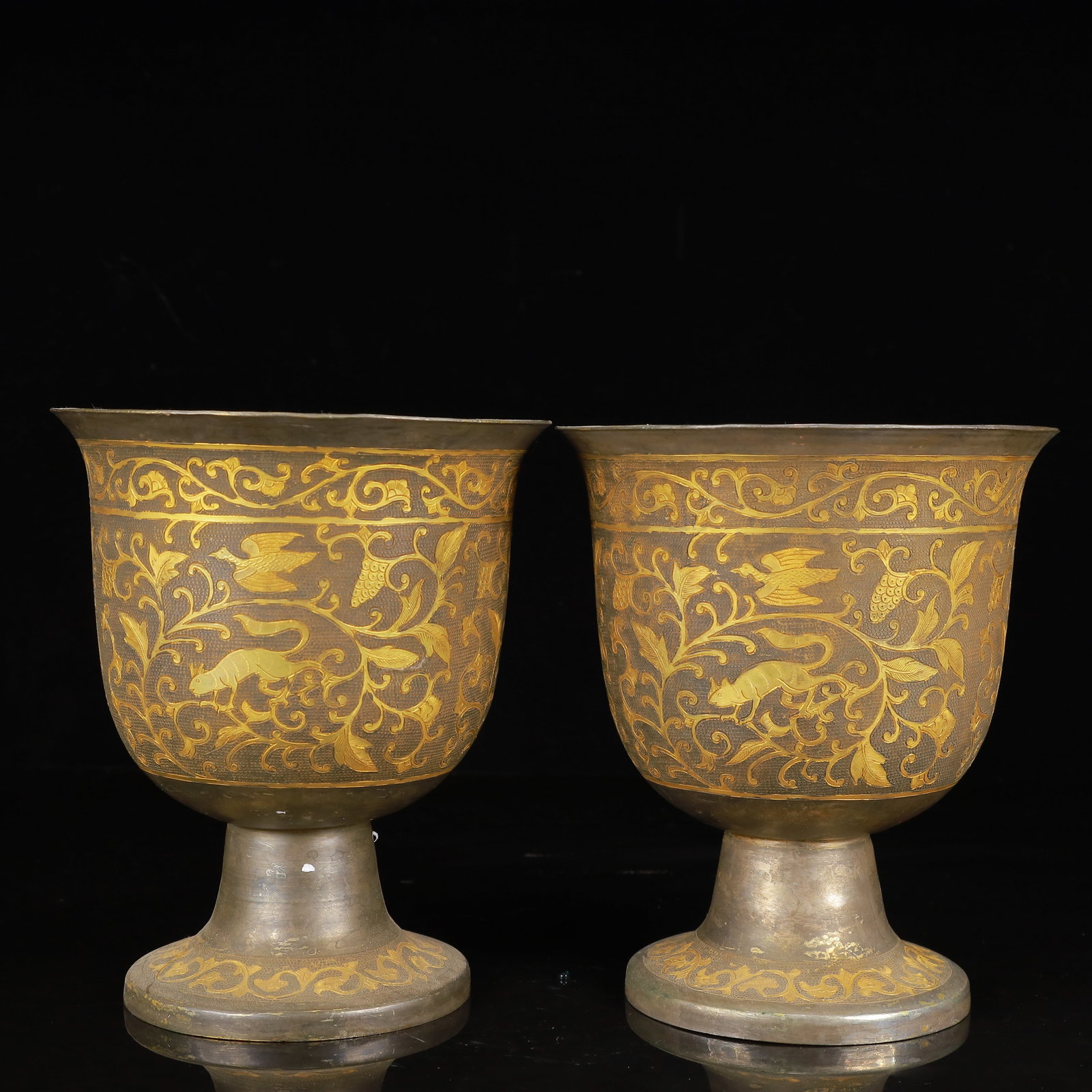 A Pair of Exquisite Gilt Silver Flower and Bird Pattern Cups (1 of 15)