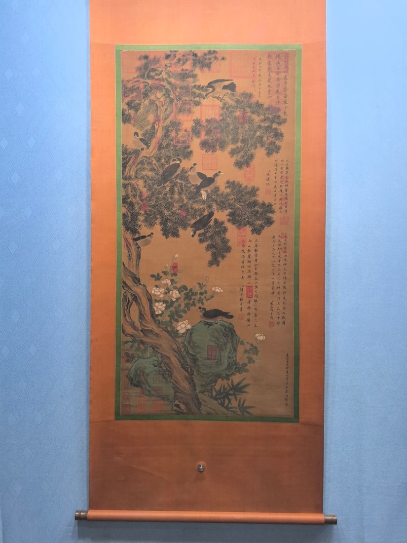 A Chinese Vertical Scroll Ink Painting of Flower and Bird on Silk,Song Huizong: A Chinese Vertical Scroll Ink Painting of Flower and Bird on Silk,Song Huizong,Size:(Without frame)26.8inx56.3in 一幅中国水墨绢本花鸟画