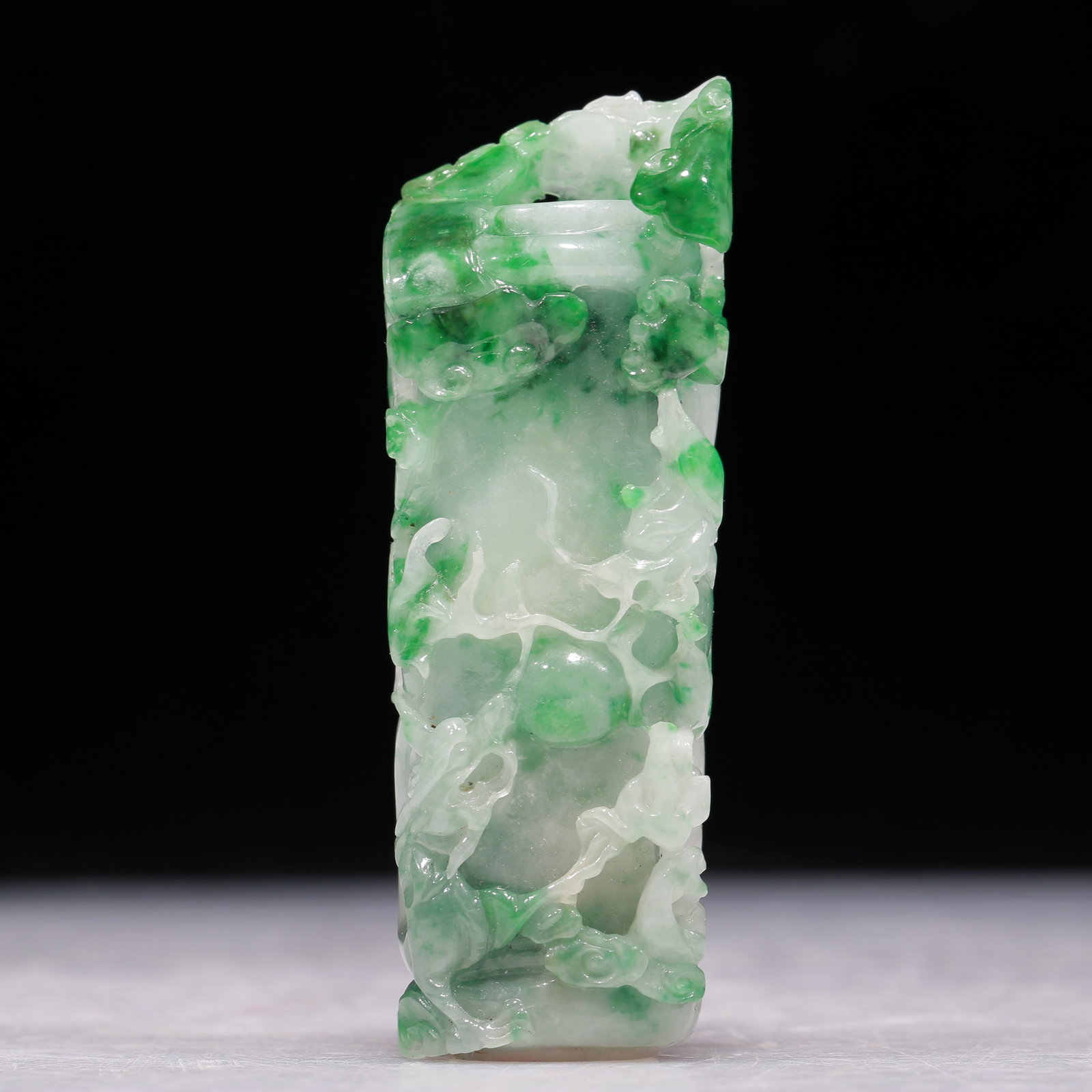 A Precious Jadeite 'Bird& Flower' Seal: A Precious Jadeite 'Bird& Flower' Seal. Chinese Qing Dynasty. Size:1.2inx0.8inx3.5in. Weight:115g. 清代 翡翠花鸟纹印章