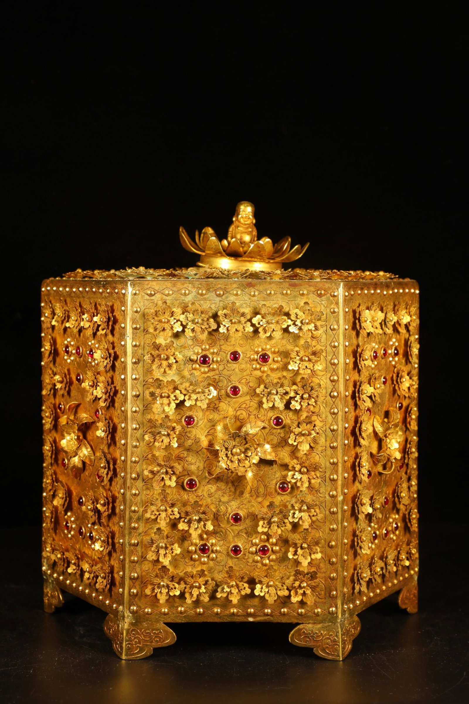 An Exquisite Gilt Bronze Flower Pattern Ornament,With Scriptures,Inlaid Gems: An Exquisite Gilt Bronze Flower Pattern Ornament,With Scriptures,Inlaid Gems,Tang Dynasty,China,Zhenguan Four-character Mark,Size:9.4inx8.7in,Weight:5753g 铜鎏金花卉ń