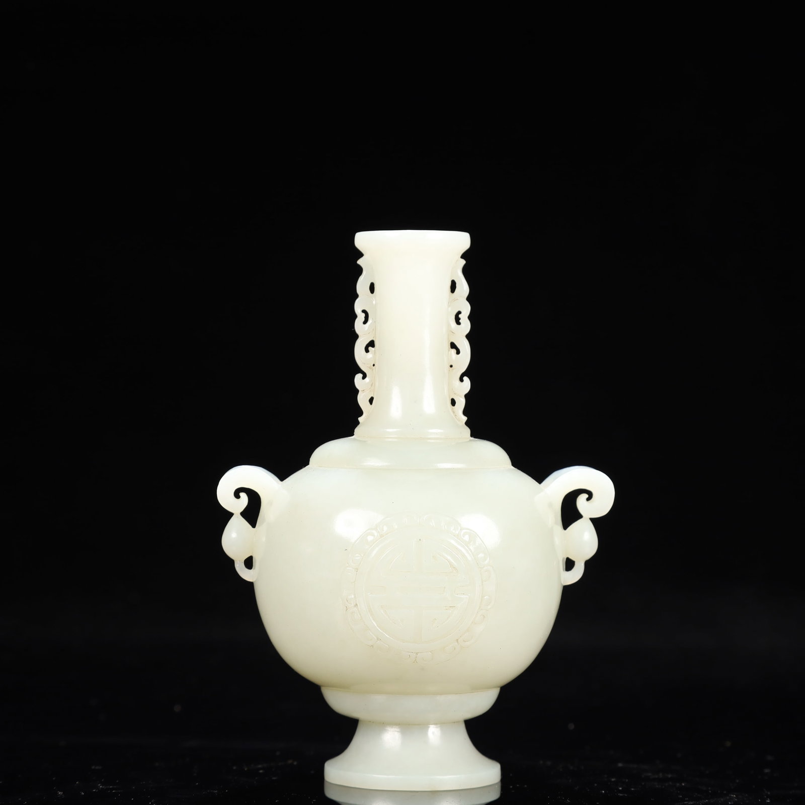 An Exquisite White Jade Shou-Character Pattern Double-Ears Vase: An Exquisite White Jade Shou-Character Pattern Double-Ears Vase,Qing Dynasty, China,Qianlong Four-character Mark,Size:3.5inx2.8inx5.1in,Weight:200g 白玉寿字纹双 
