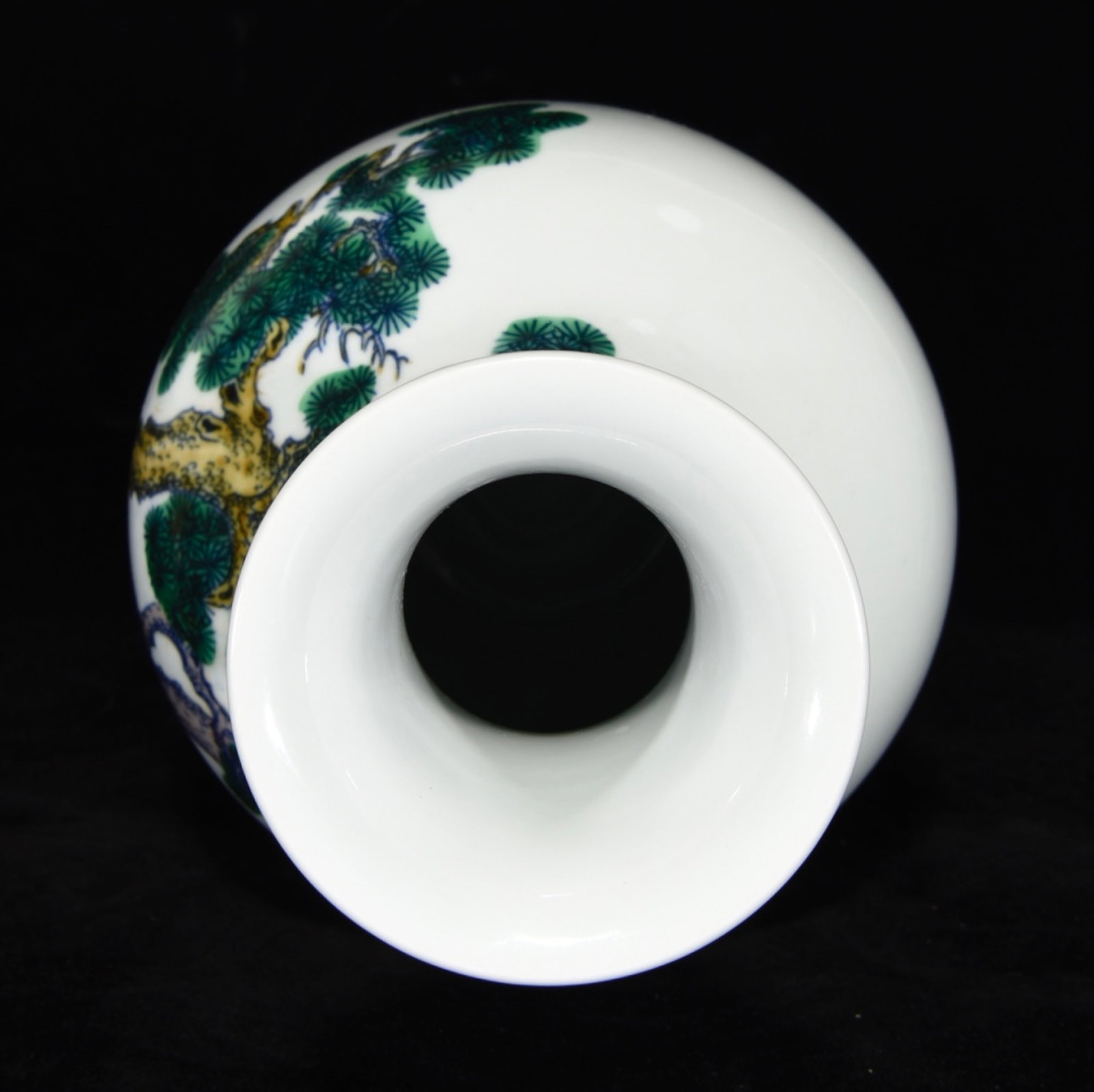 A Rare Doucai Pine and Deer Pattern Vase - 8