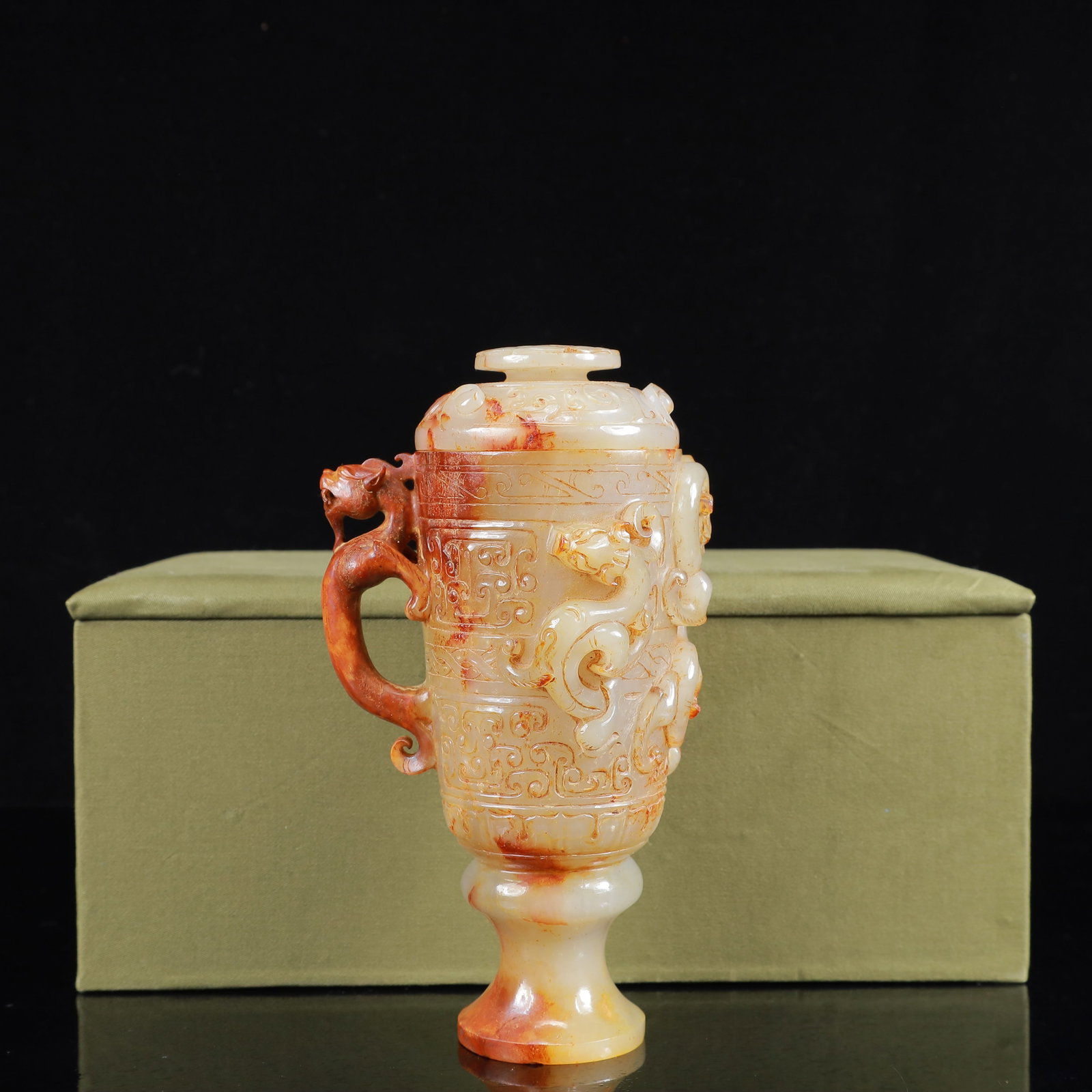 An Exquisite White Jade Chi-Dragon Pattern Dragon-Ears Cup (1 of 15)