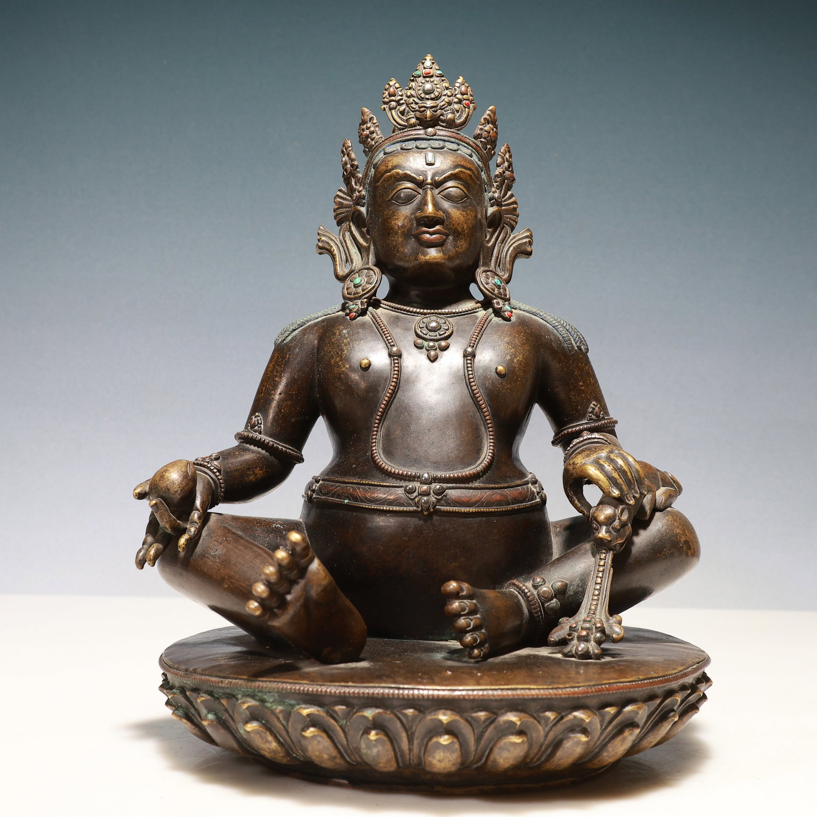 A Solemn Bronze Inlaid Silver Statue of Mammon,Inlaid Turquoise: A Solemn Bronze Inlaid Silver Statue of Mammon,Inlaid Turquoise,Qing Dynasty, China,Size:11inx14.6in,Weight:9800g 铜嵌银财神像,嵌绿松石,