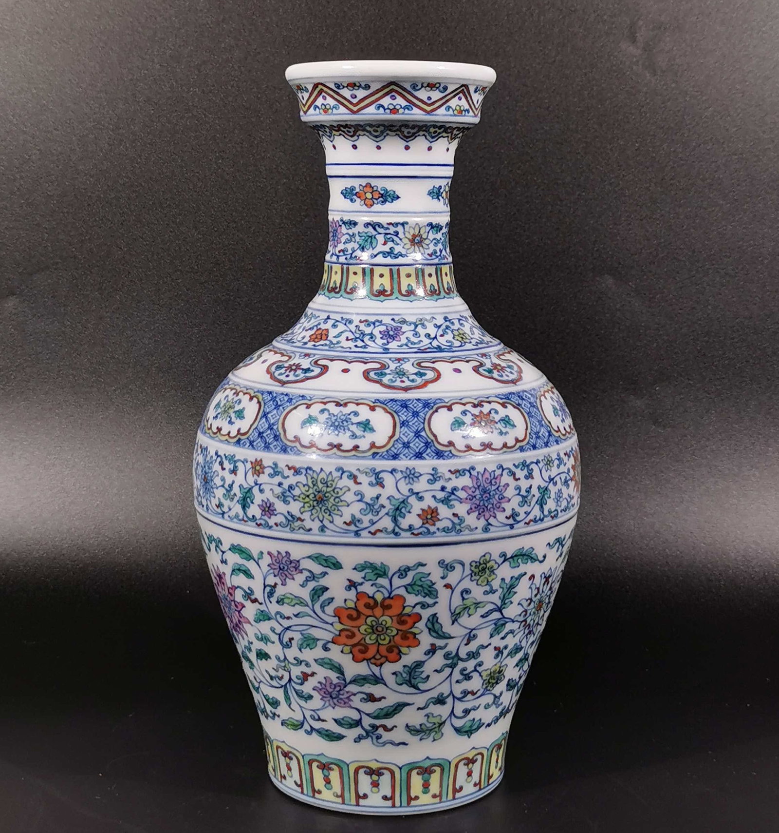 An Exquisite Blue and White Lotus Pattern Vase: An Exquisite Blue and White Lotus Pattern Vase,Qing Dynasty, China,Yongzheng Six-character Mark,Size:11inx3.2inx6.1in 青花缠枝莲纹瓶,中国清&