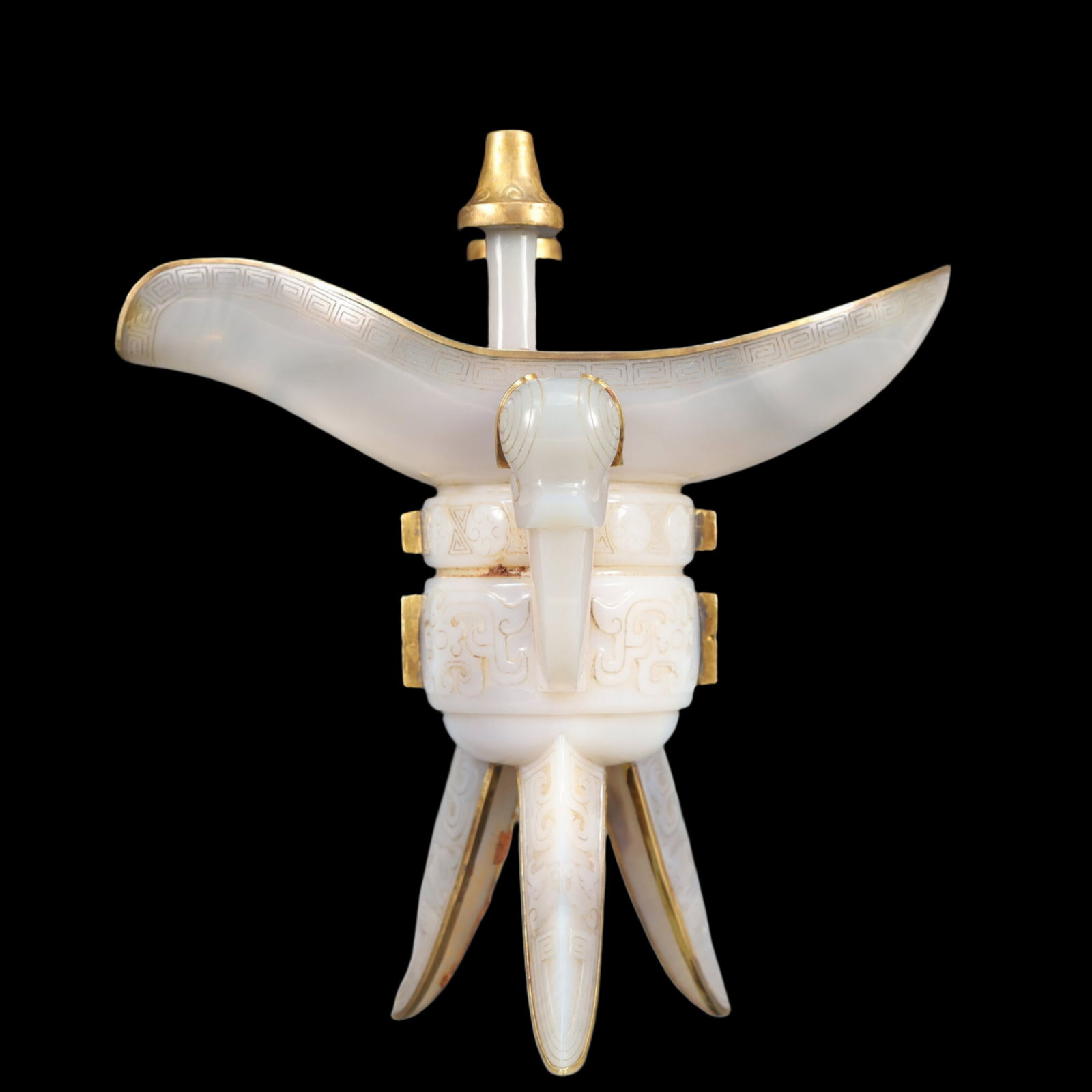 An Exquisite Agate Cover with Gold Beast-Face Pattern Goblet: An Exquisite Agate Cover with Gold Beast-Face Pattern Goblet,Qing Dynasty, China,Size:8.1inx4.7inx8.7in,Weight:200g