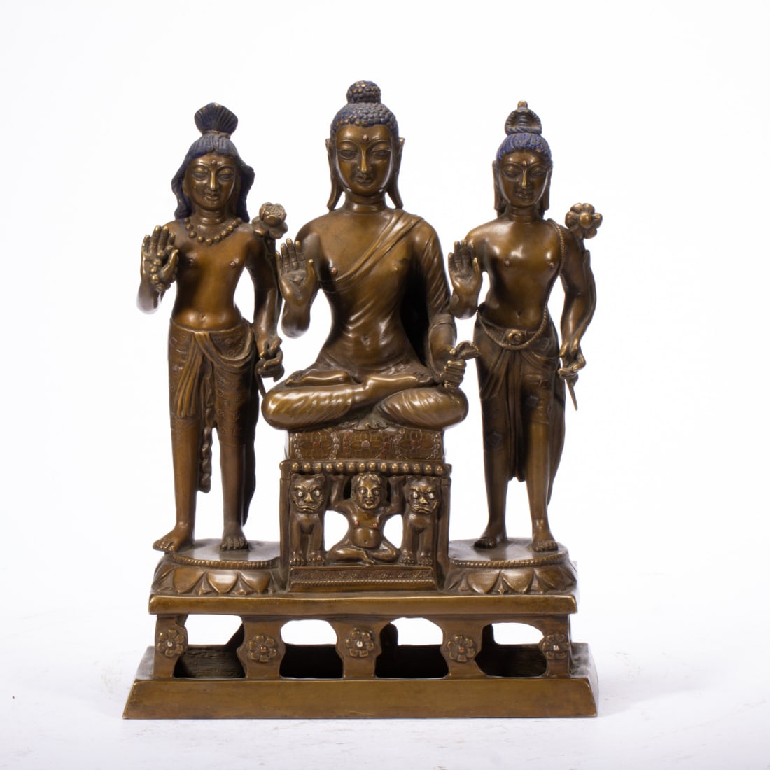 A Solemn Alloy Copper Statue of Sakyamuni: A Solemn Alloy Copper Statue of Sakyamuni,Ming Dynasty,China,Size:7.9inx3.1inx10.6in,Weight:2590g 合金铜释迦摩尼像,中国明代